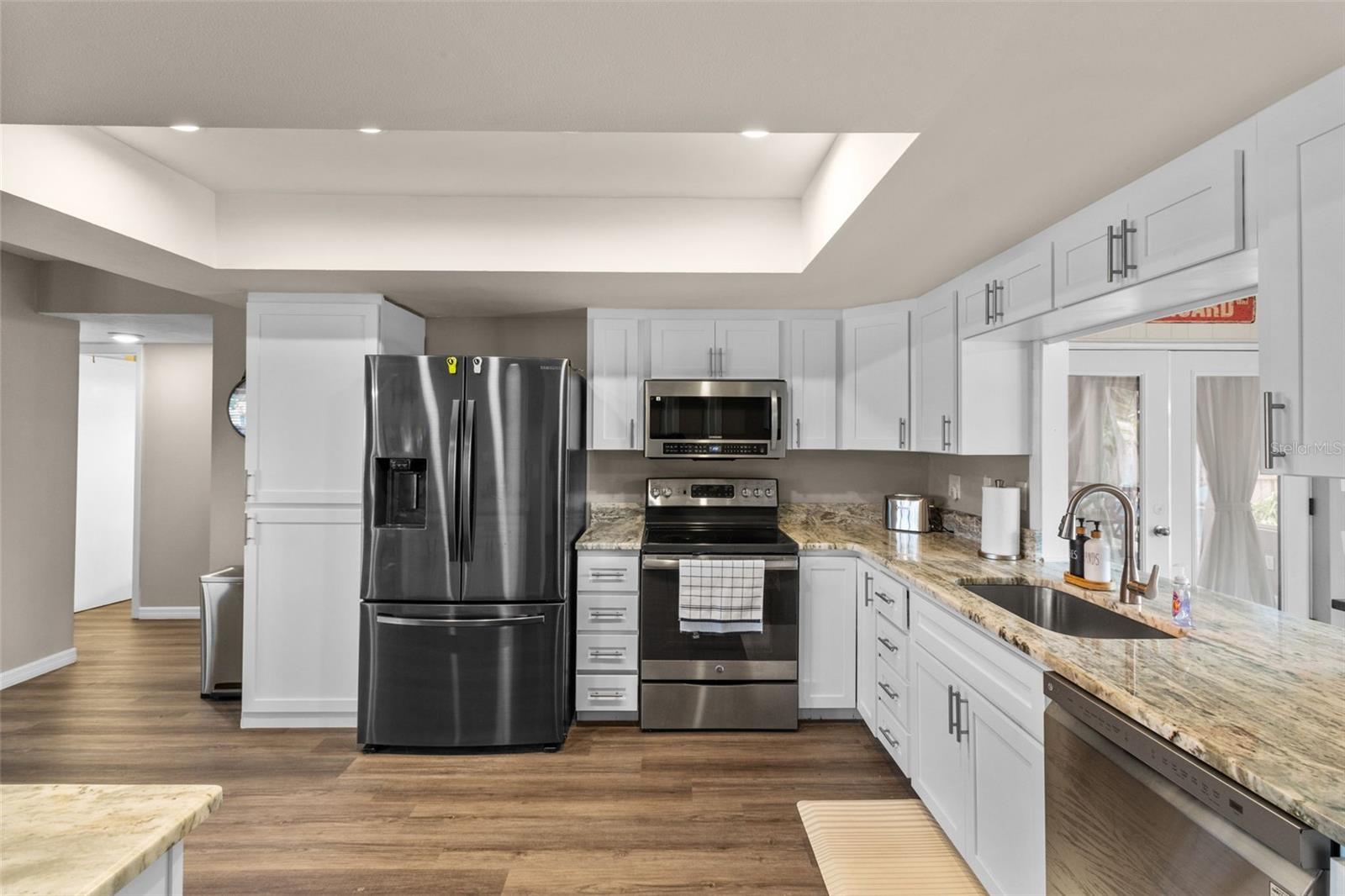 Image 11 of 51 For 3507 Oxford Drive W