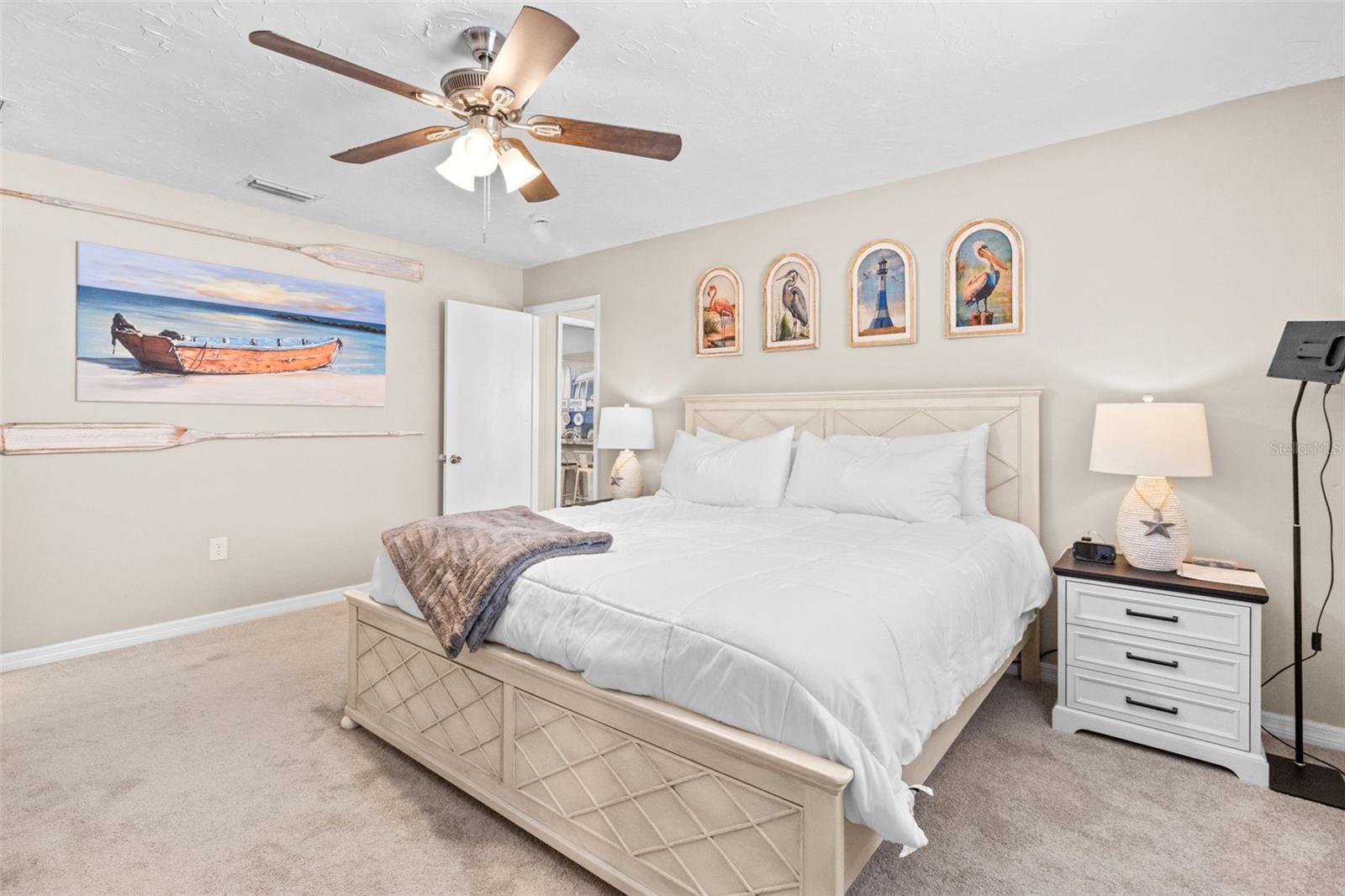 Image 18 of 51 For 3507 Oxford Drive W