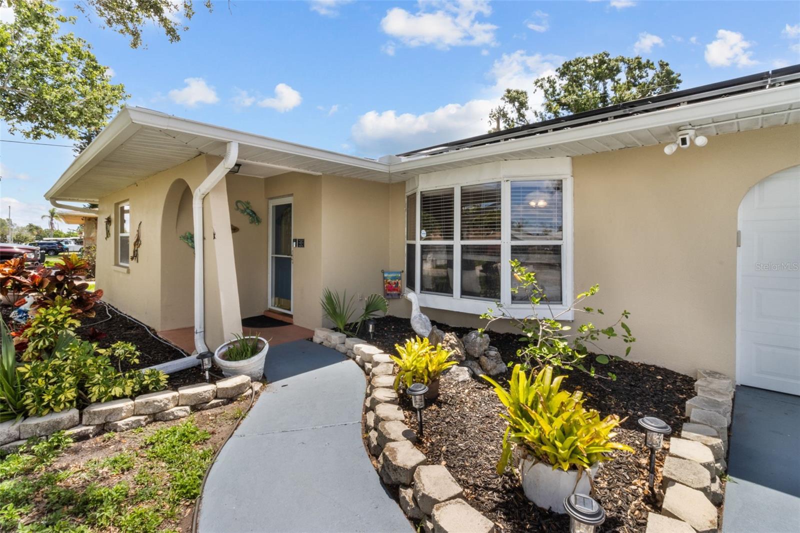 Image 4 of 51 For 3507 Oxford Drive W