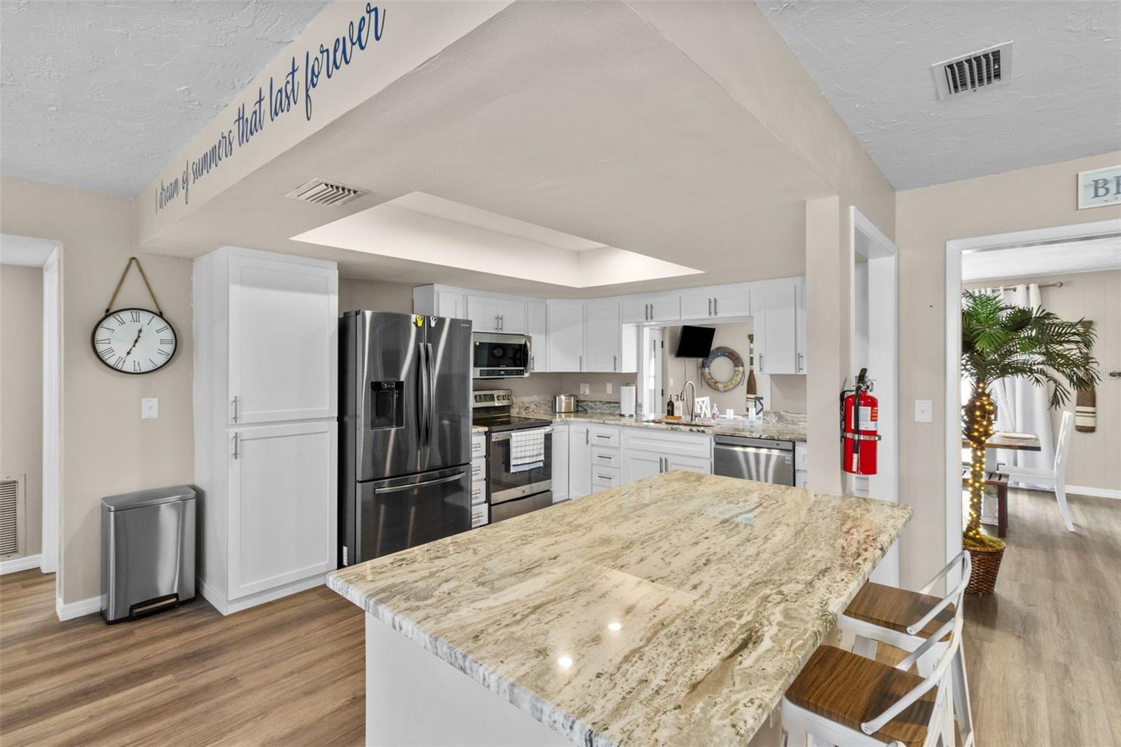 Image 9 of 51 For 3507 Oxford Drive W