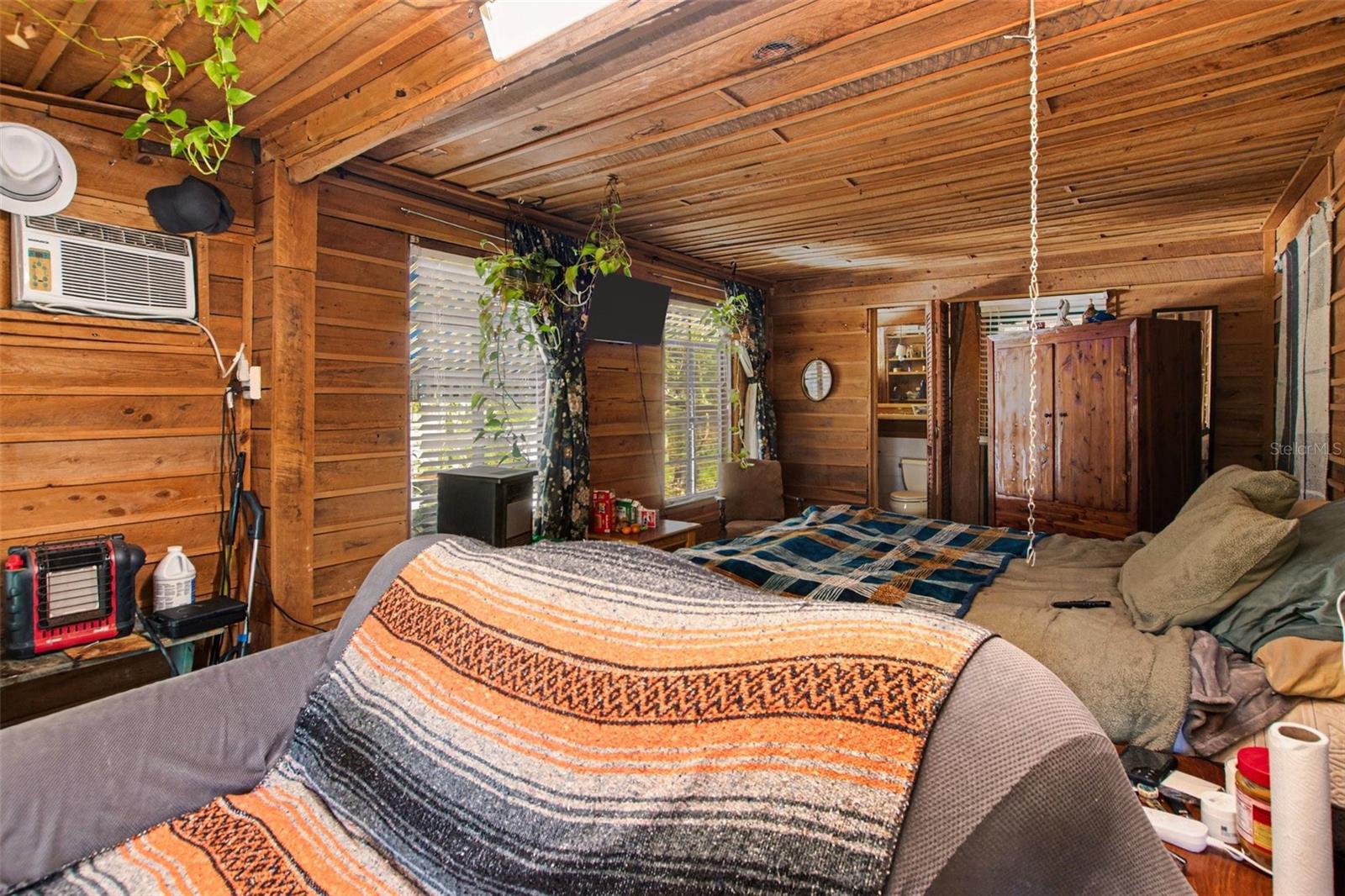 Image 10 of 32 For 8955 Lakeshore Drive