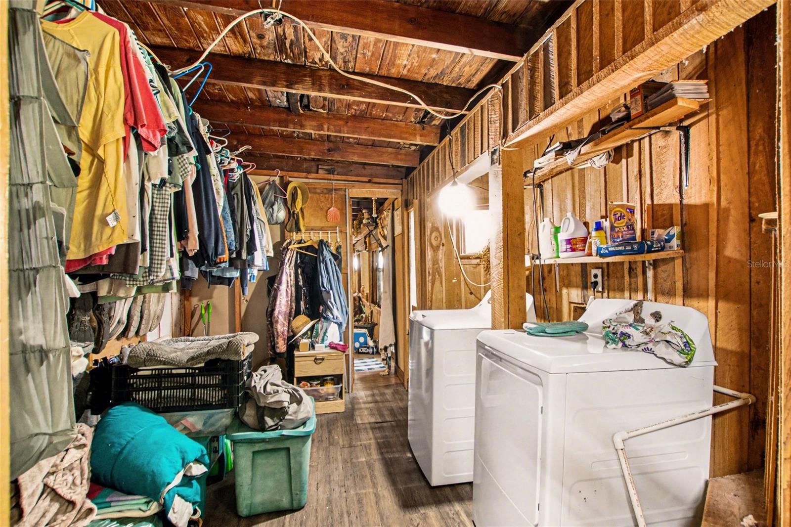 Image 18 of 32 For 8955 Lakeshore Drive