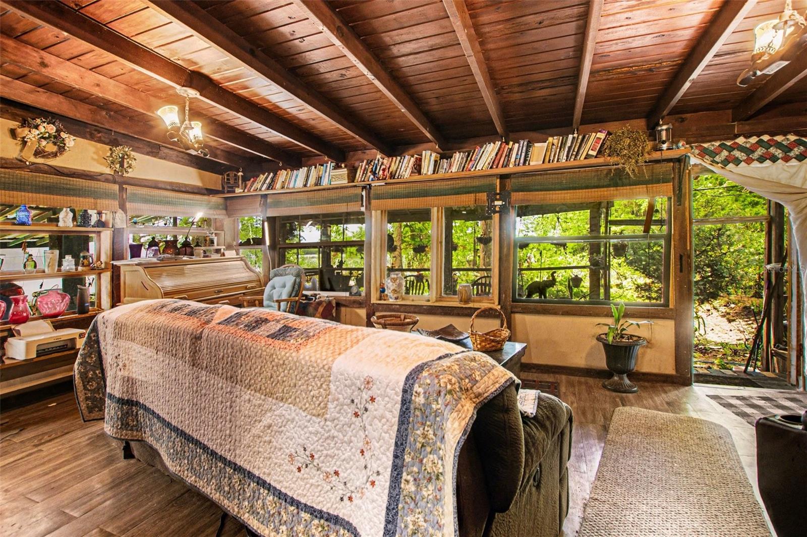 Image 6 of 32 For 8955 Lakeshore Drive