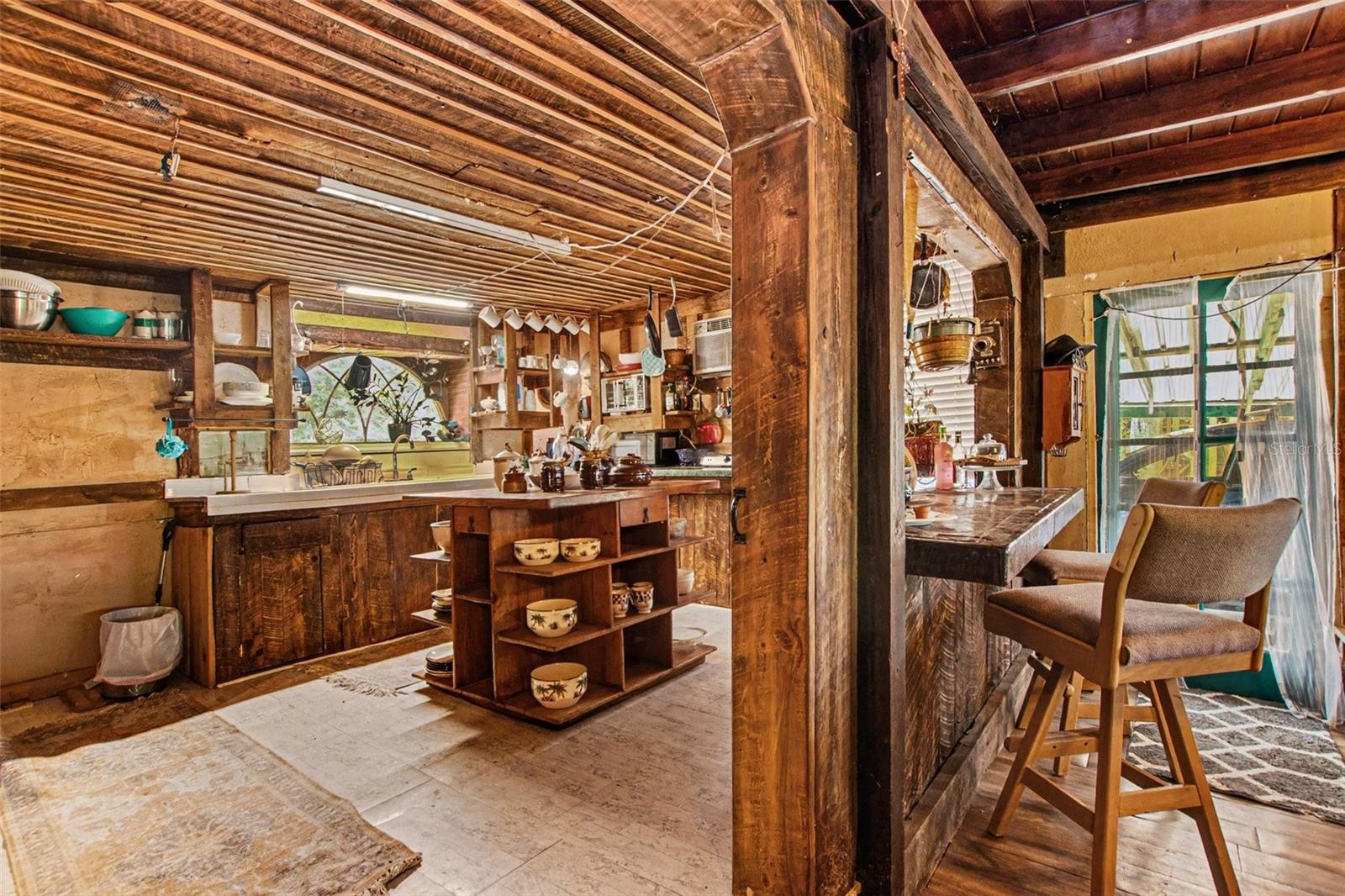 Image 7 of 32 For 8955 Lakeshore Drive