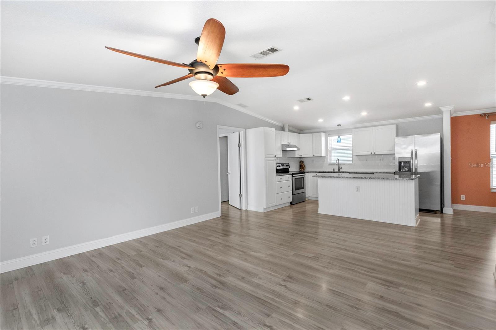 Image 10 of 80 For 2921 Dupont Street S