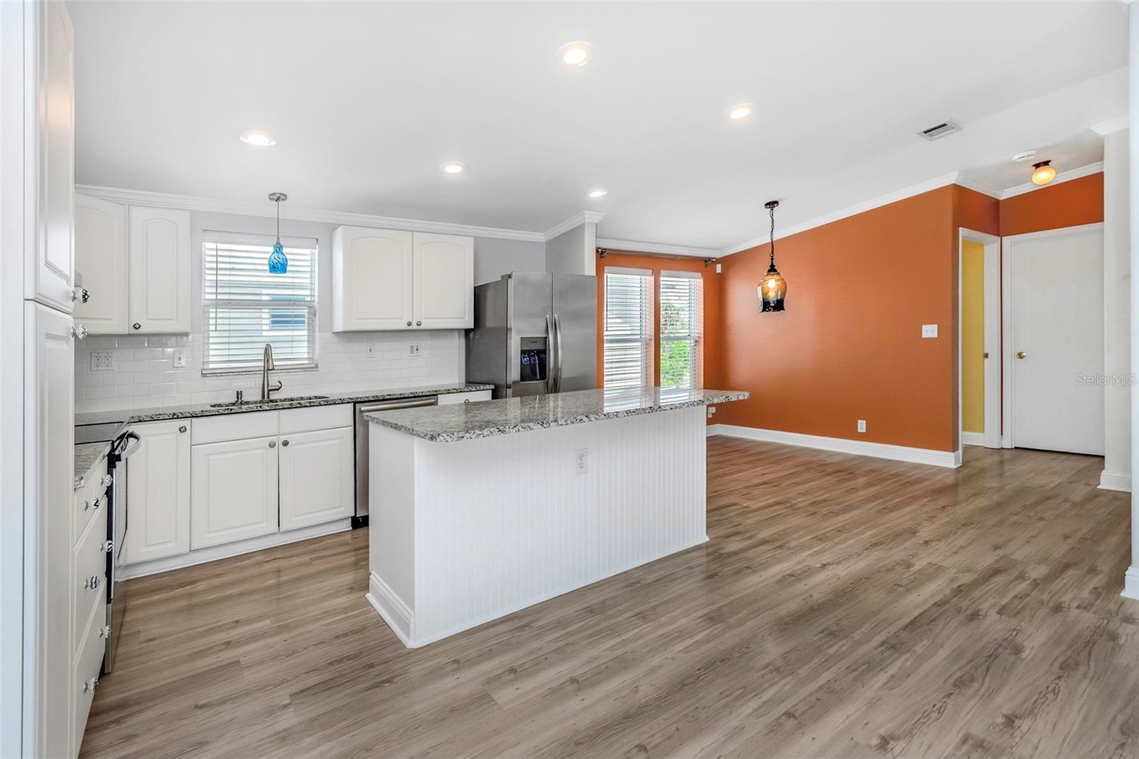 Image 13 of 80 For 2921 Dupont Street S