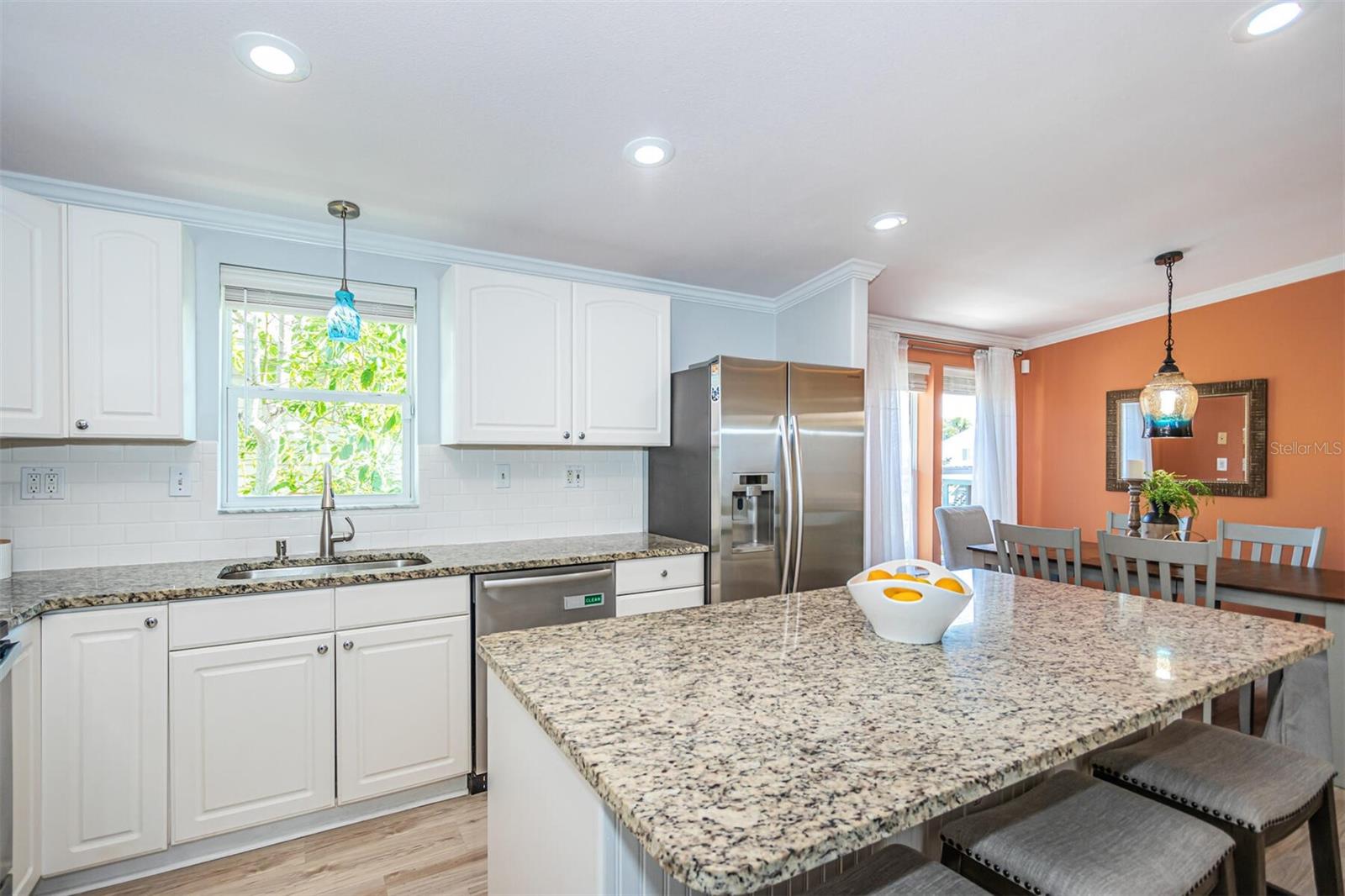 Image 14 of 80 For 2921 Dupont Street S