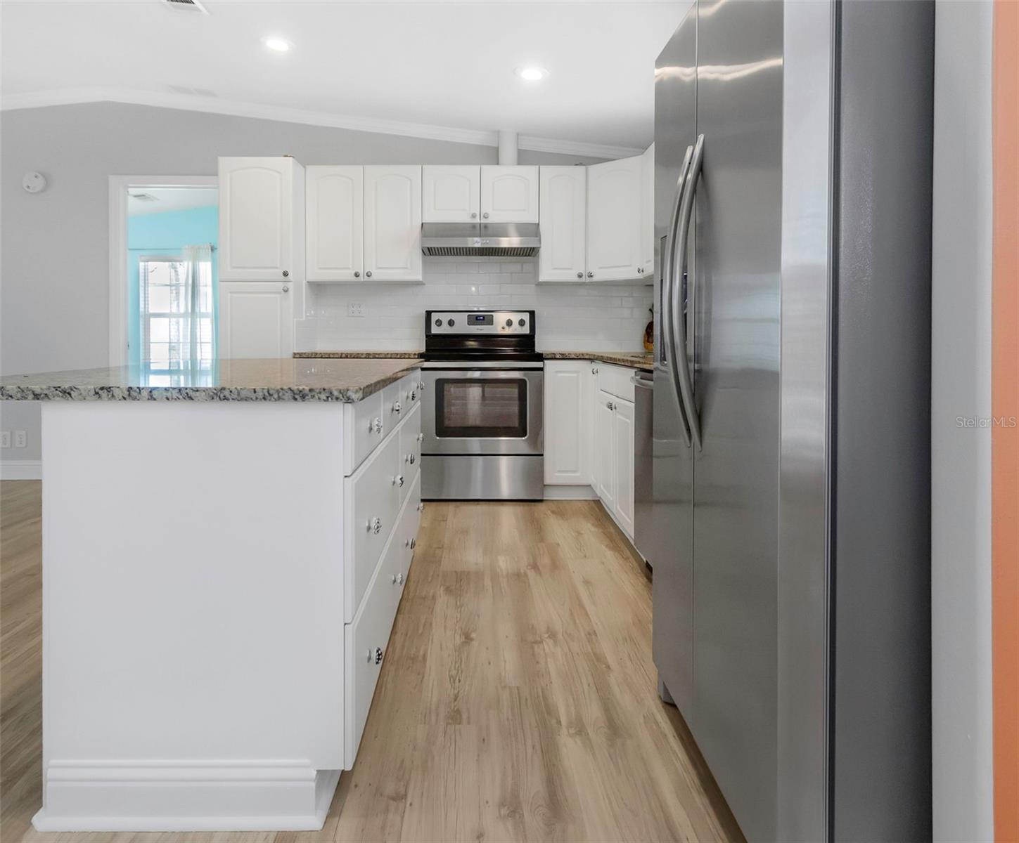 Image 19 of 80 For 2921 Dupont Street S