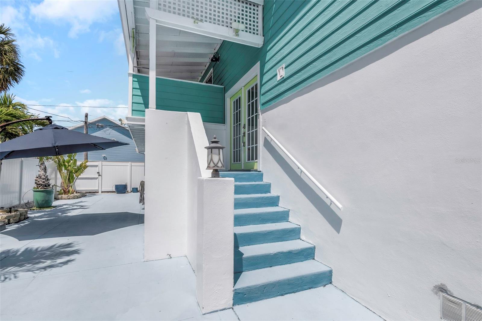 Image 2 of 80 For 2921 Dupont Street S