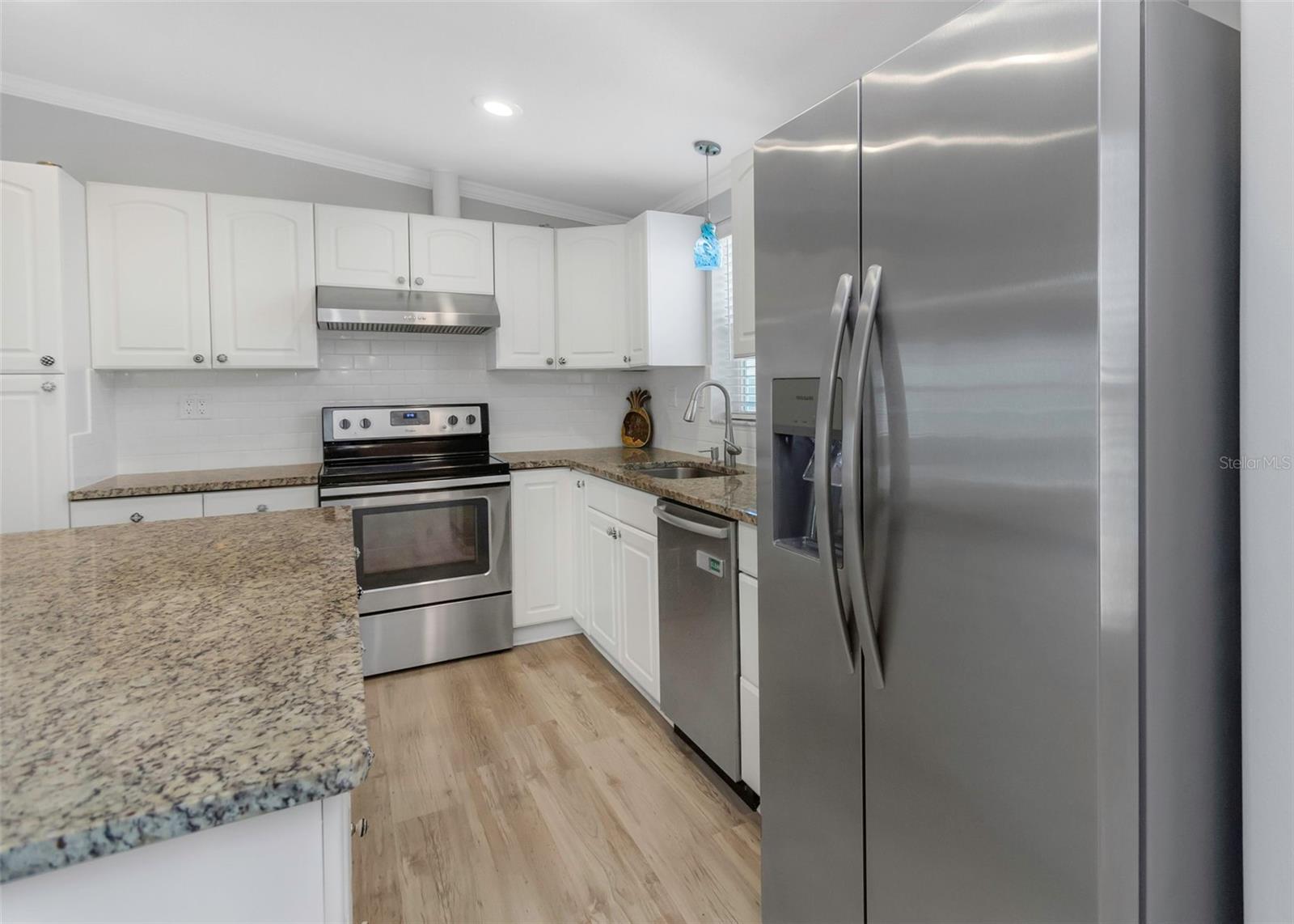 Image 20 of 80 For 2921 Dupont Street S