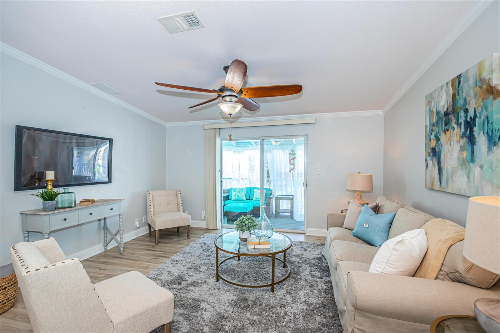 Image 24 of 80 For 2921 Dupont Street S