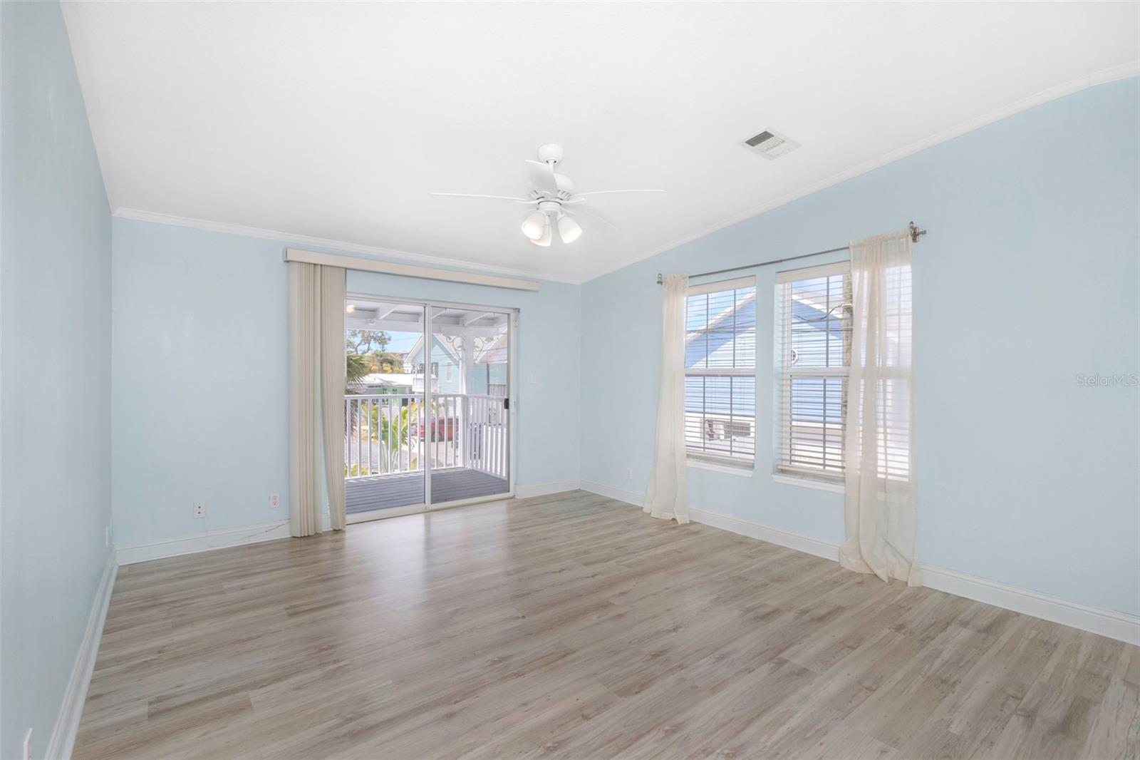 Image 29 of 80 For 2921 Dupont Street S