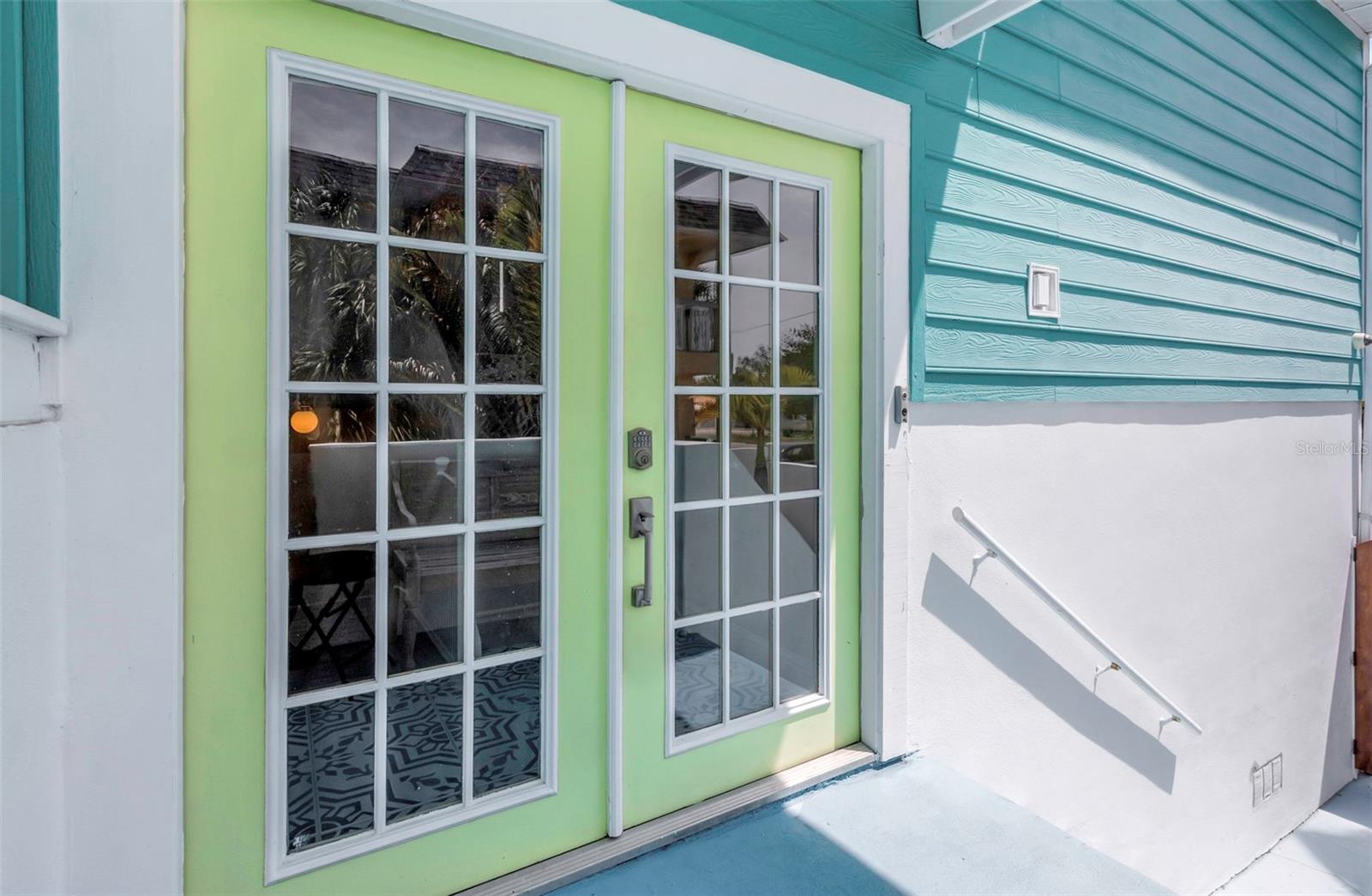 Image 3 of 80 For 2921 Dupont Street S