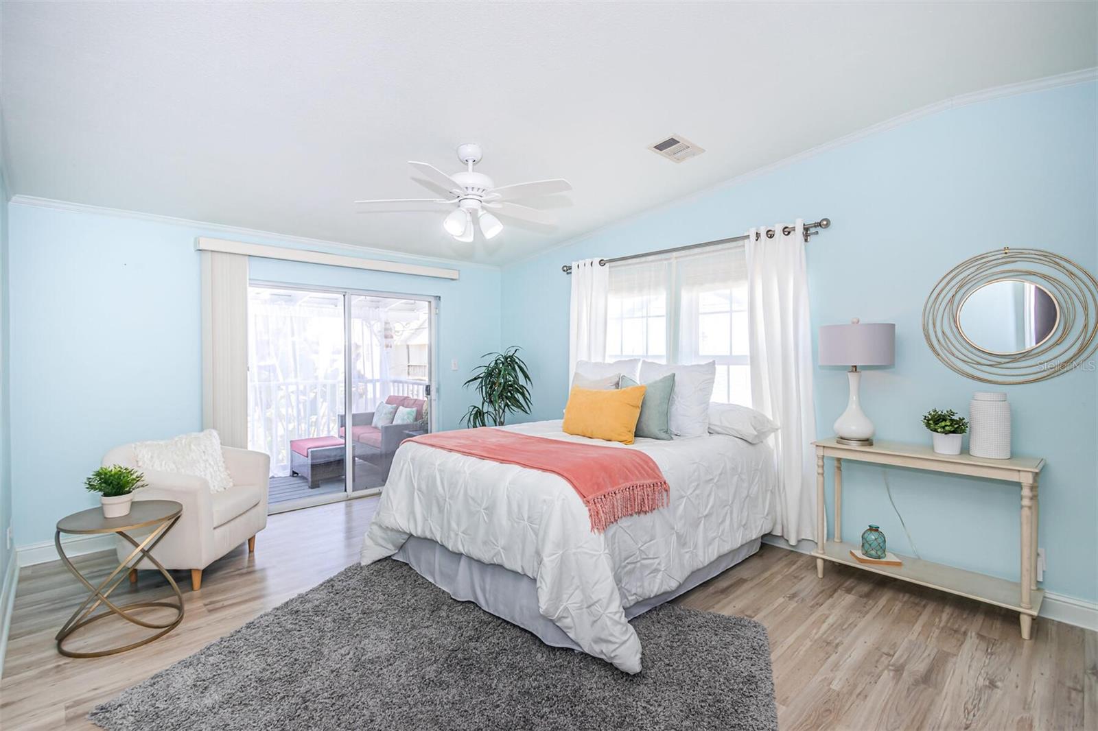 Image 30 of 80 For 2921 Dupont Street S