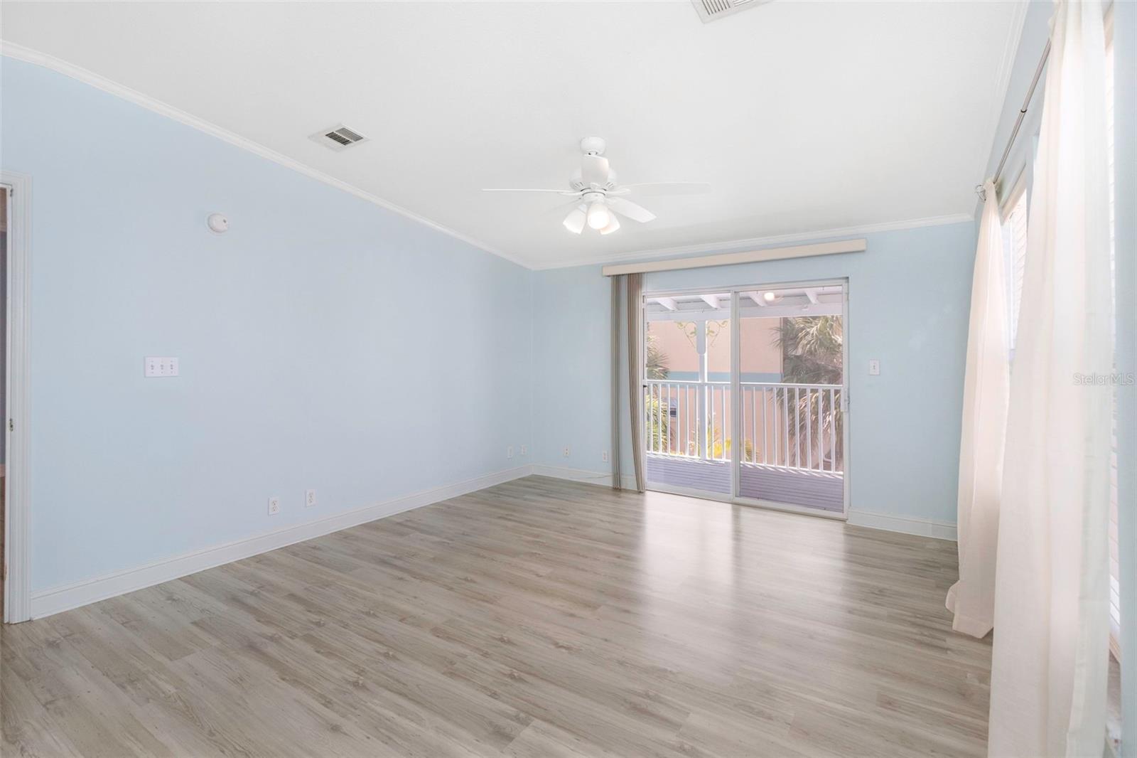 Image 38 of 80 For 2921 Dupont Street S