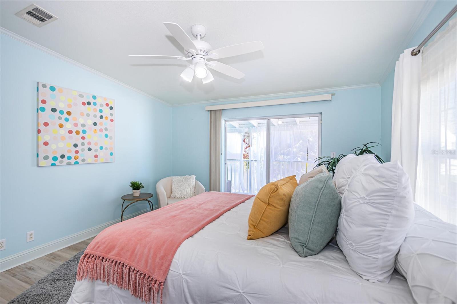 Image 39 of 80 For 2921 Dupont Street S