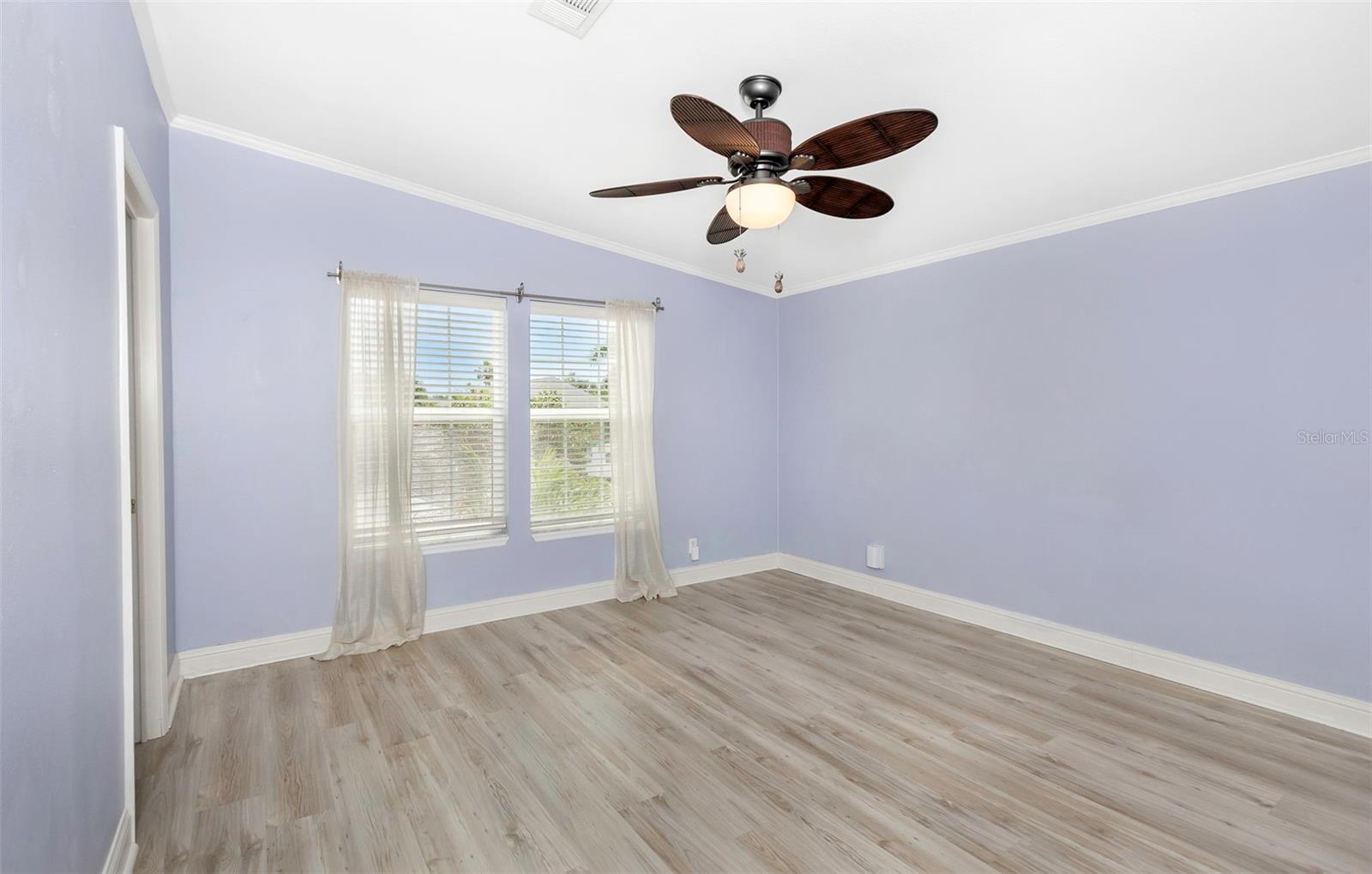 Image 43 of 80 For 2921 Dupont Street S