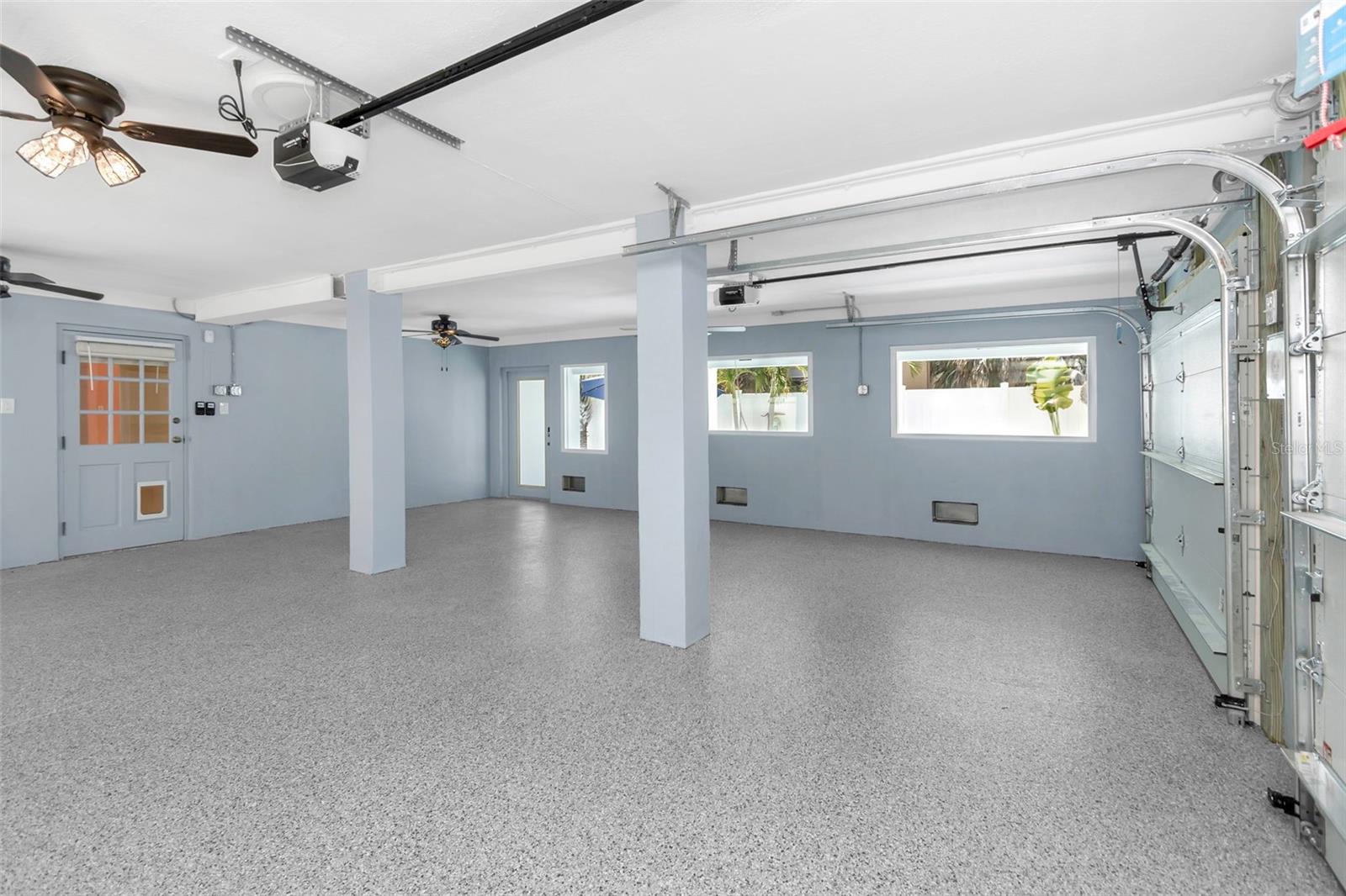 Image 58 of 80 For 2921 Dupont Street S