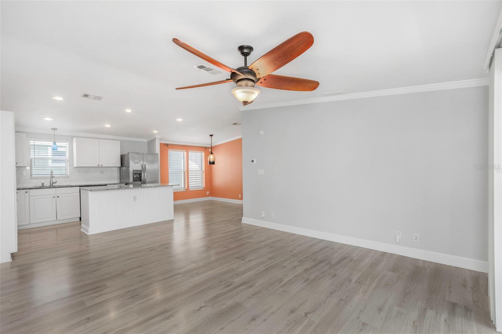 Image 6 of 80 For 2921 Dupont Street S