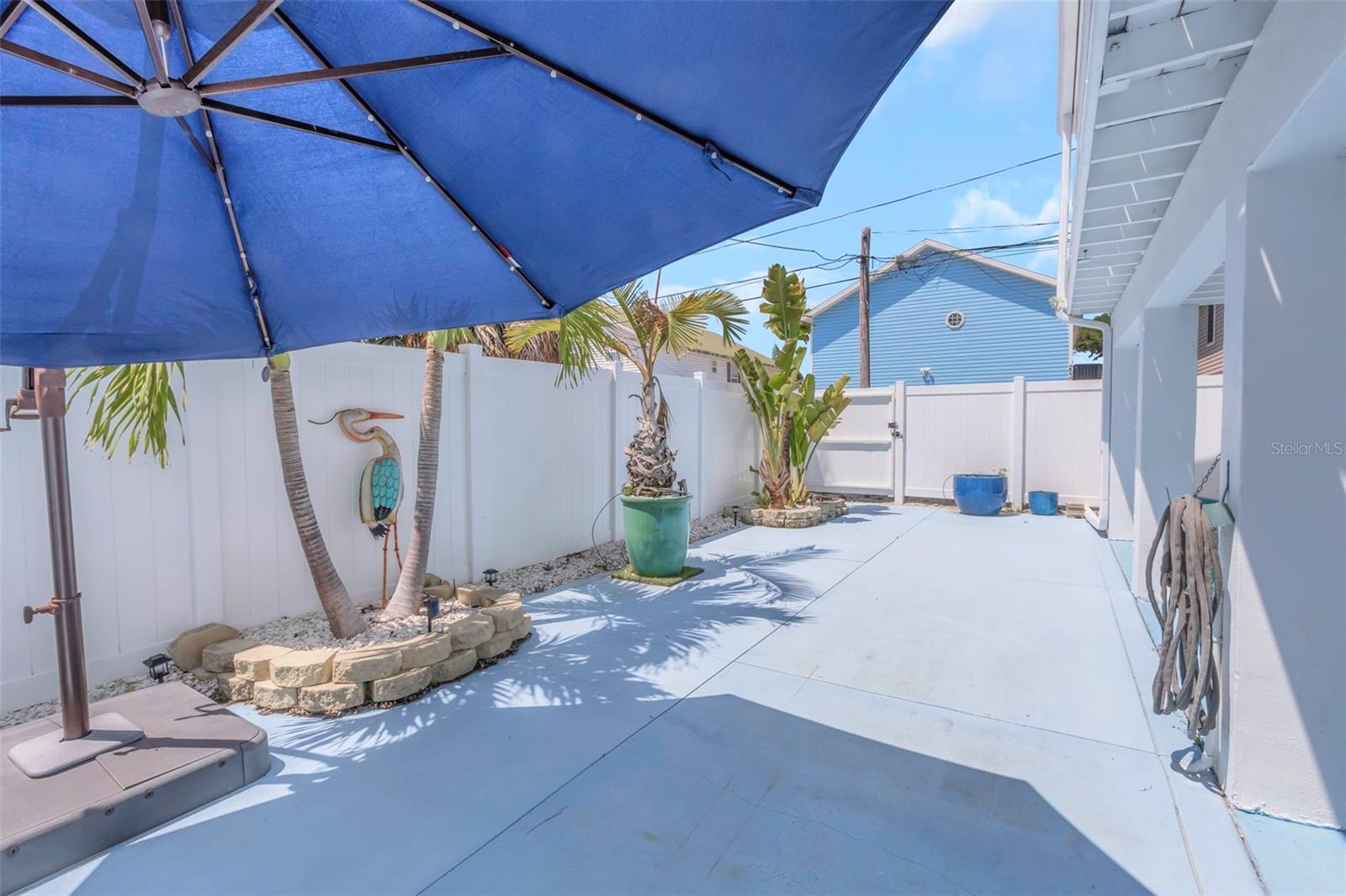 Image 65 of 80 For 2921 Dupont Street S