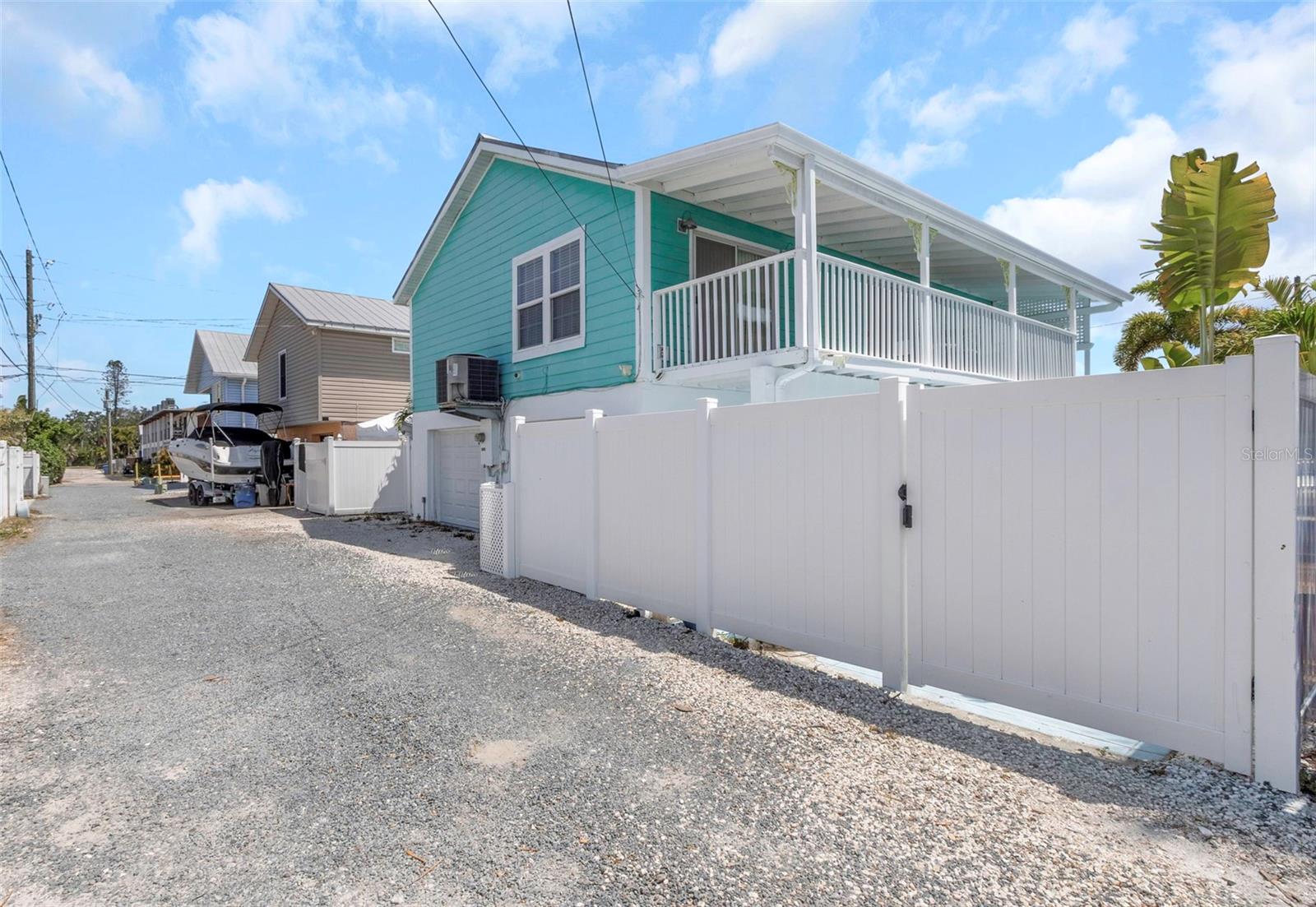 Image 67 of 80 For 2921 Dupont Street S