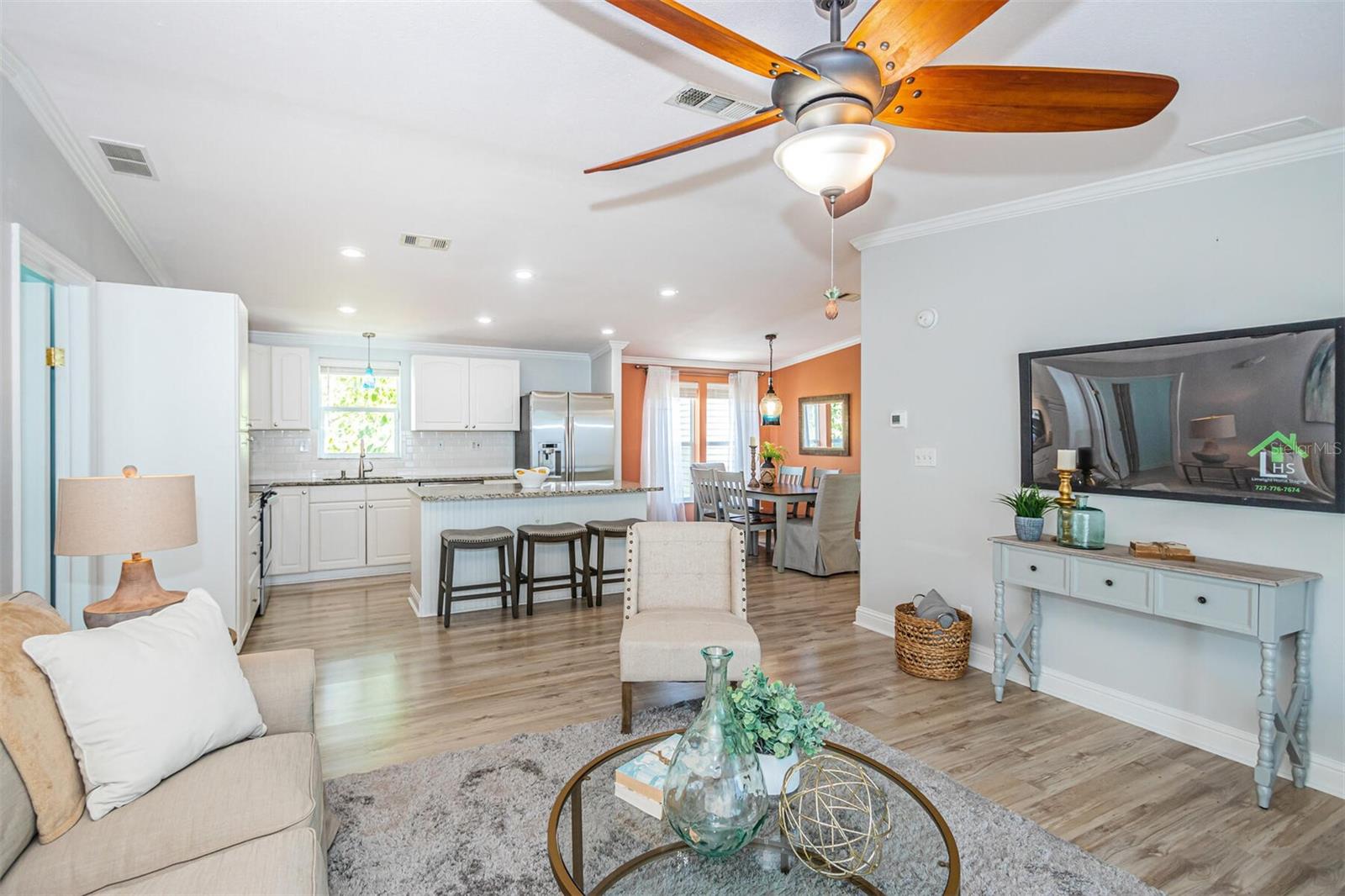 Image 7 of 80 For 2921 Dupont Street S