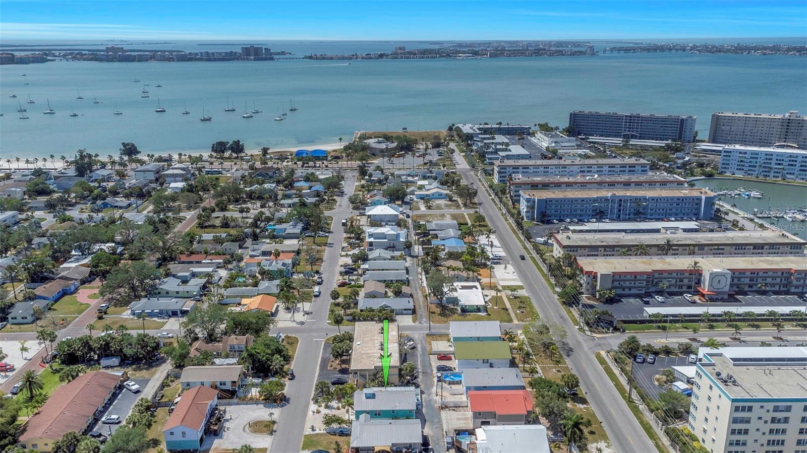 Image 72 of 80 For 2921 Dupont Street S