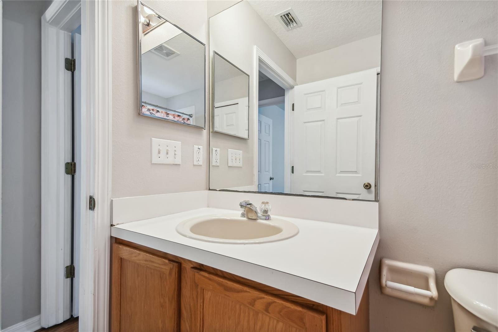 Image 23 of 40 For 18220 Portside Street