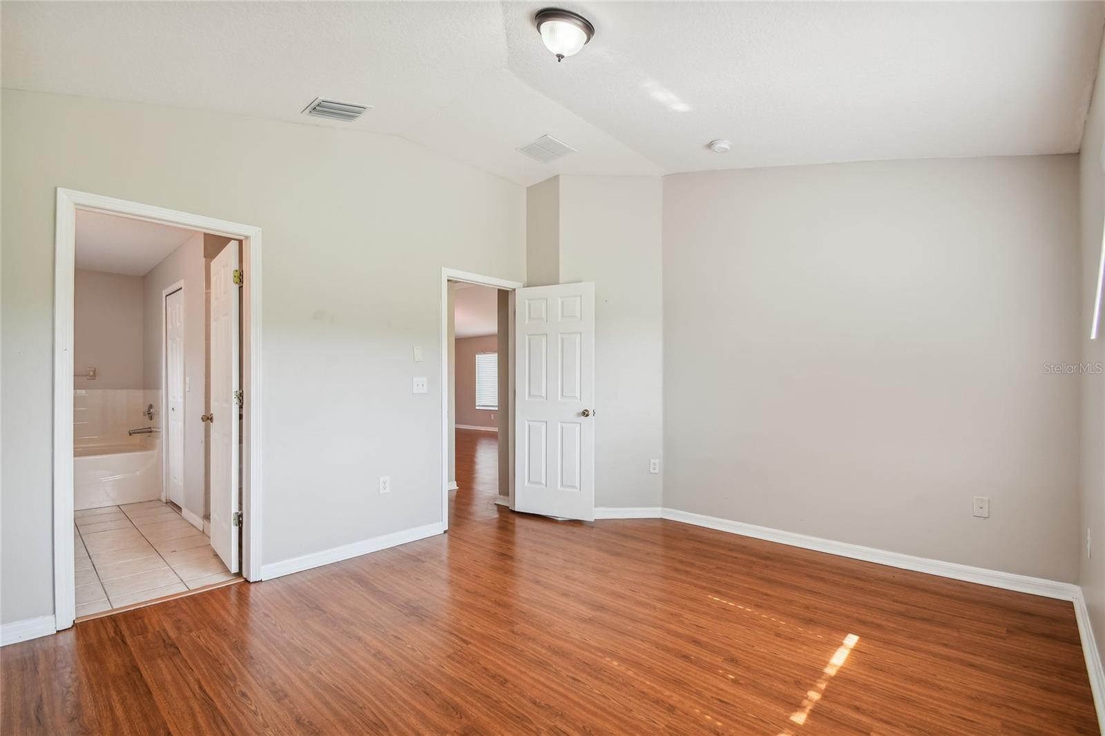 Image 27 of 40 For 18220 Portside Street