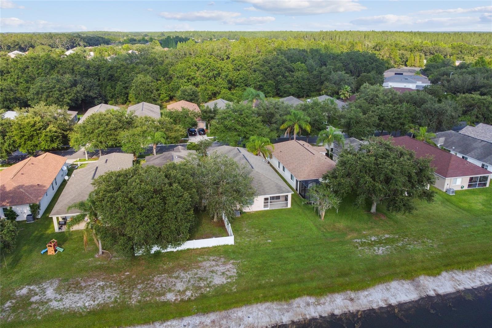 Image 32 of 40 For 18220 Portside Street