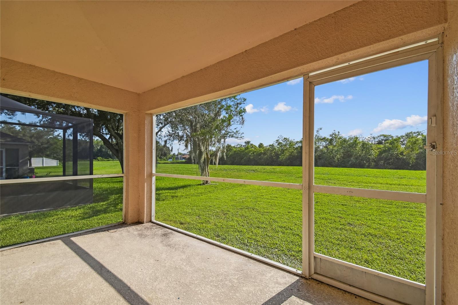 Image 5 of 40 For 18220 Portside Street