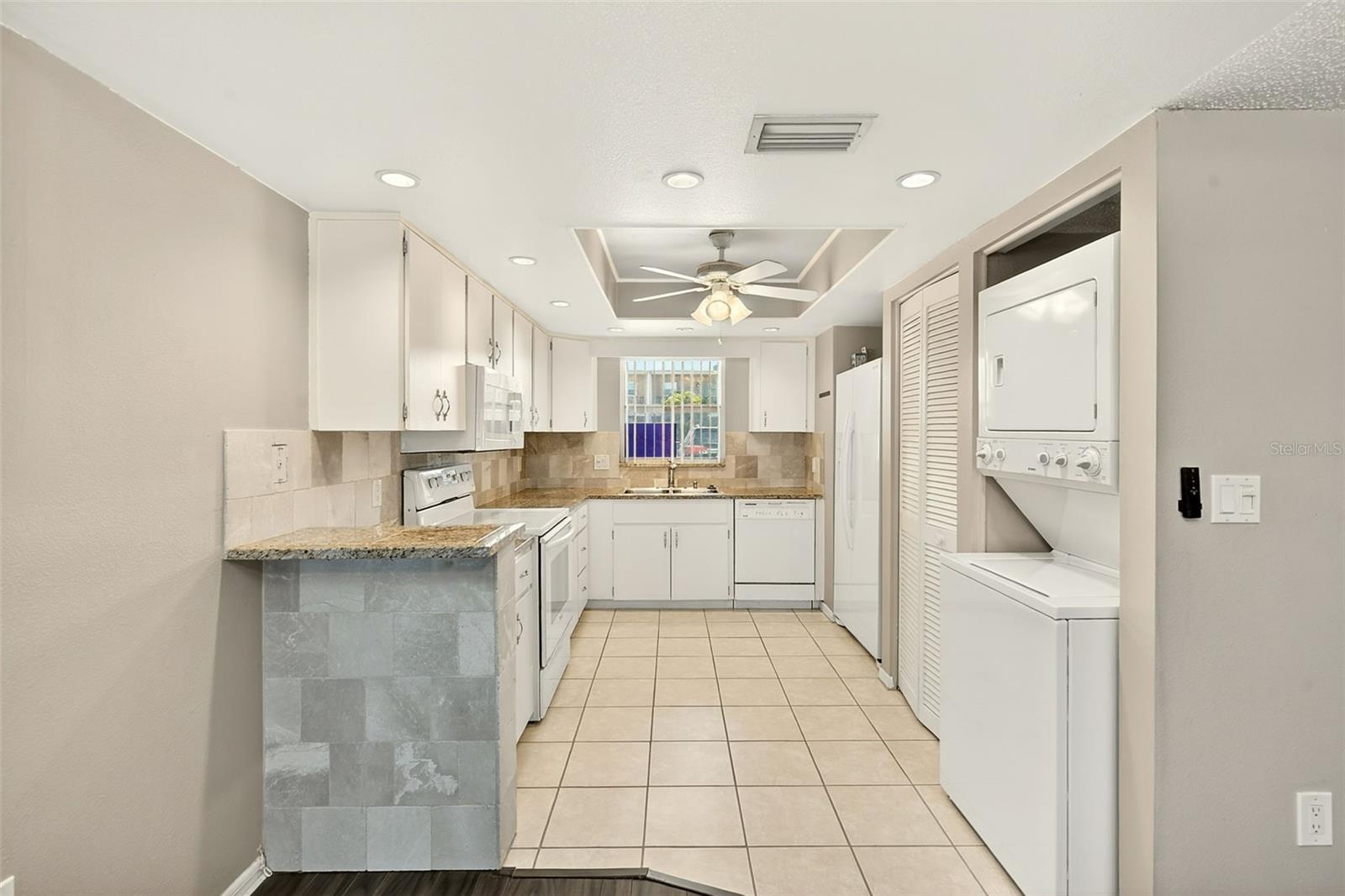 Image 11 of 42 For 12300 Park Boulevard 116