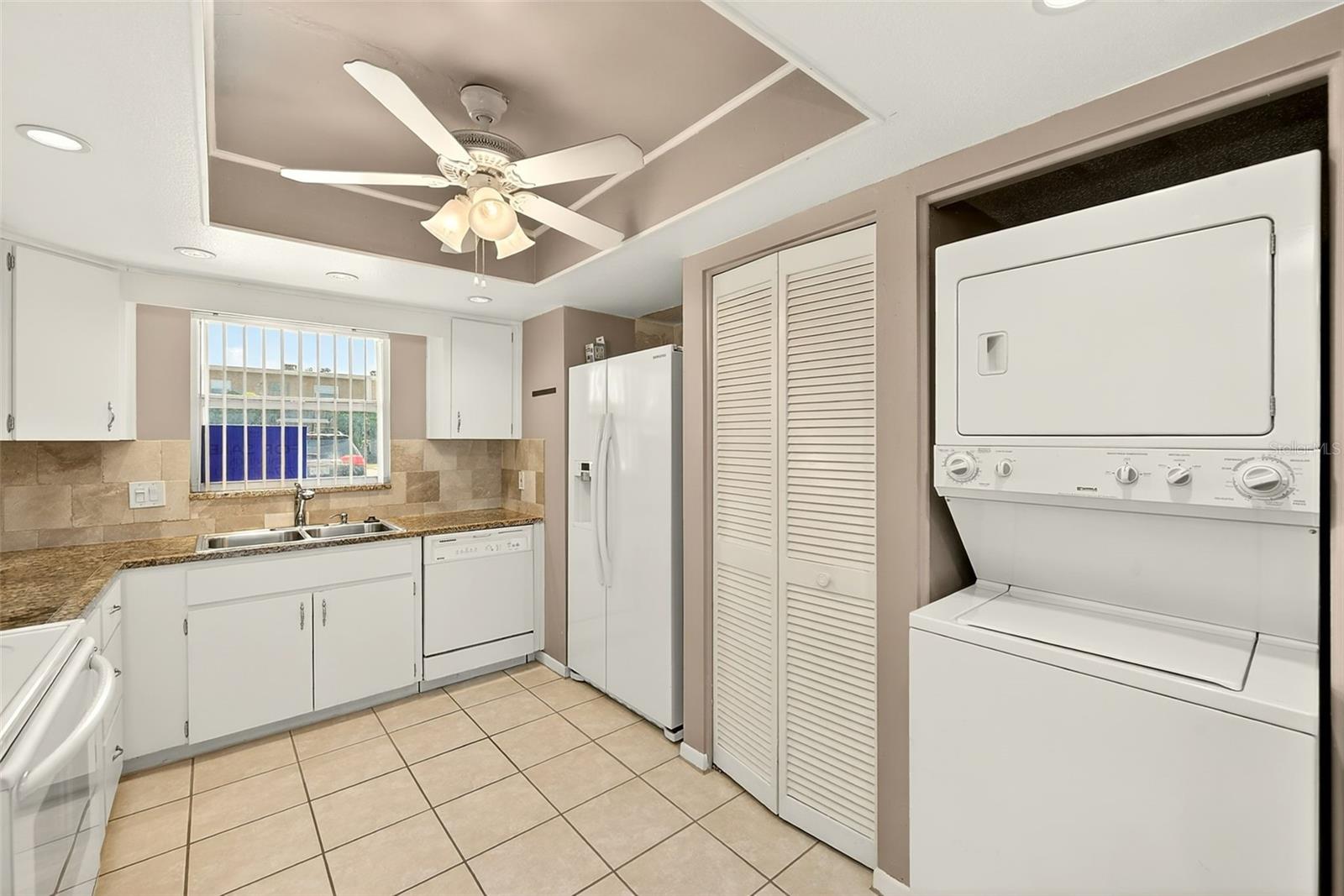 Image 13 of 42 For 12300 Park Boulevard 116