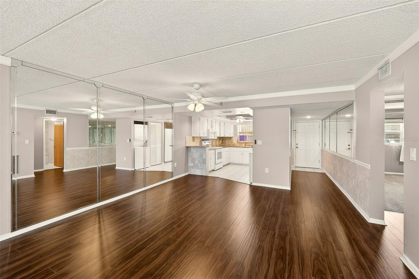 Image 4 of 42 For 12300 Park Boulevard 116