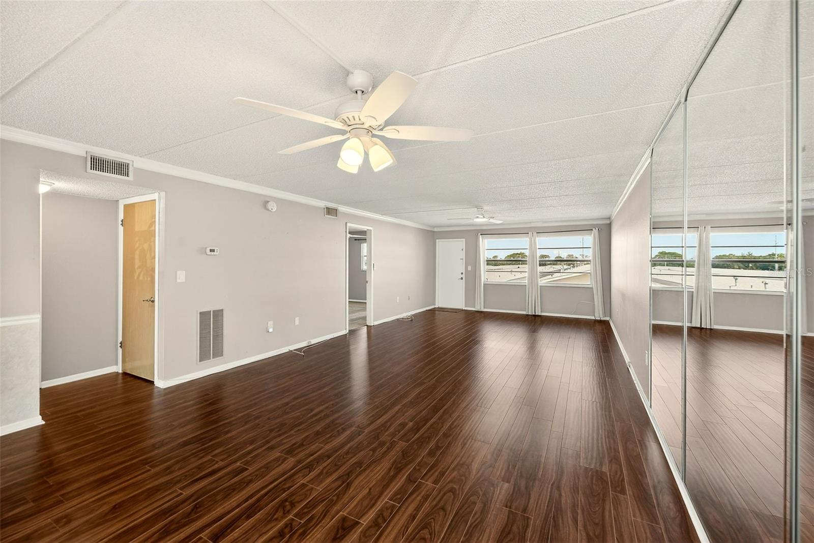 Image 6 of 42 For 12300 Park Boulevard 116