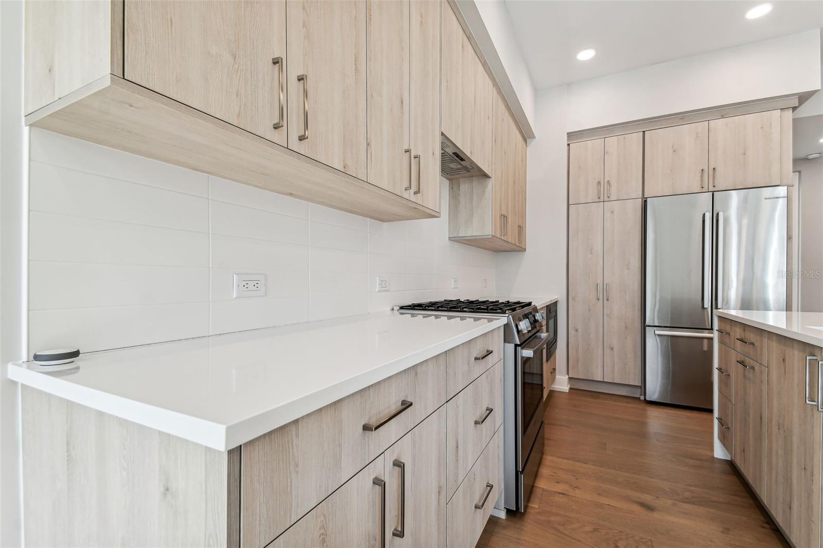 Image 12 of 31 For 370 6th Street S