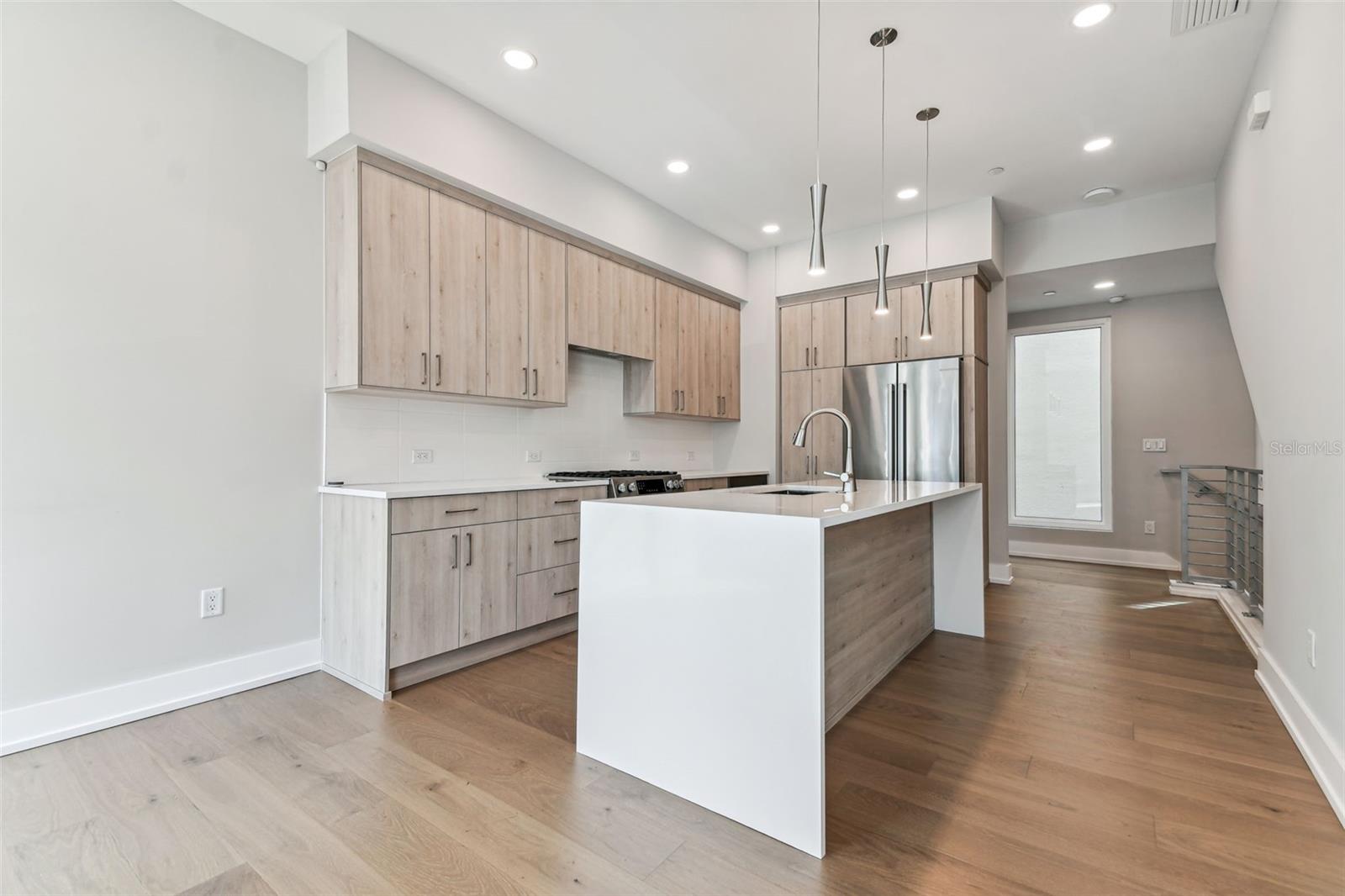 Image 14 of 31 For 370 6th Street S