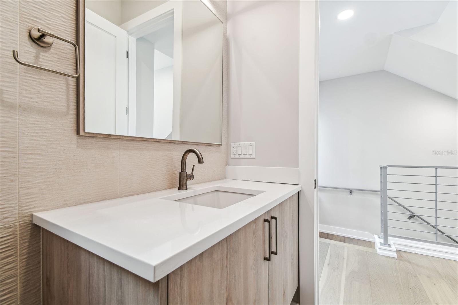 Image 18 of 31 For 370 6th Street S