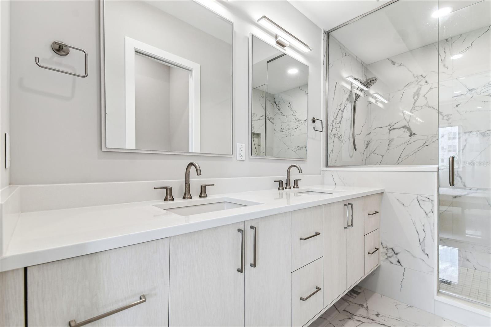 Image 20 of 31 For 370 6th Street S