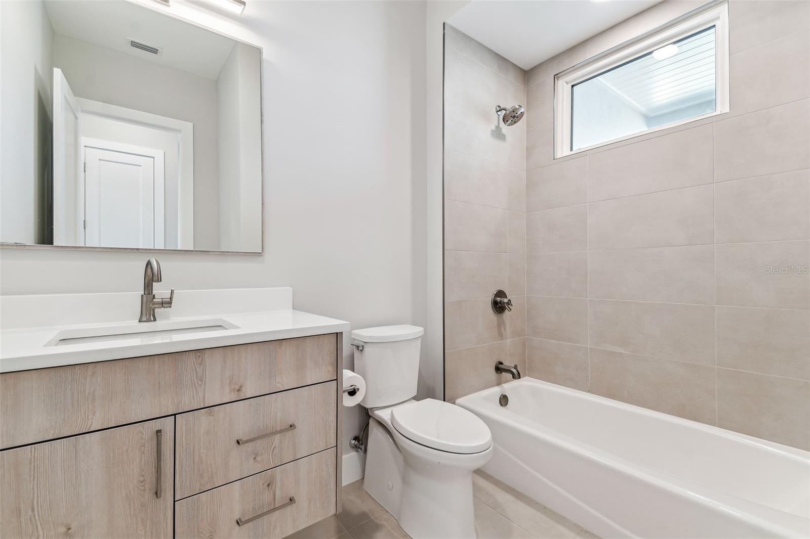 Image 23 of 31 For 370 6th Street S