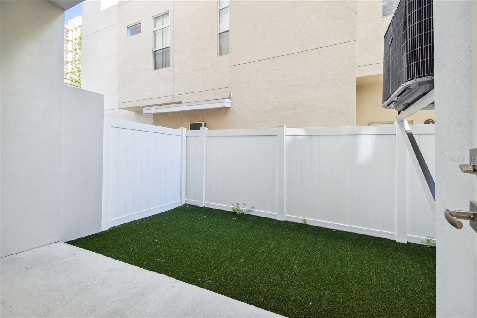 Image 26 of 31 For 370 6th Street S