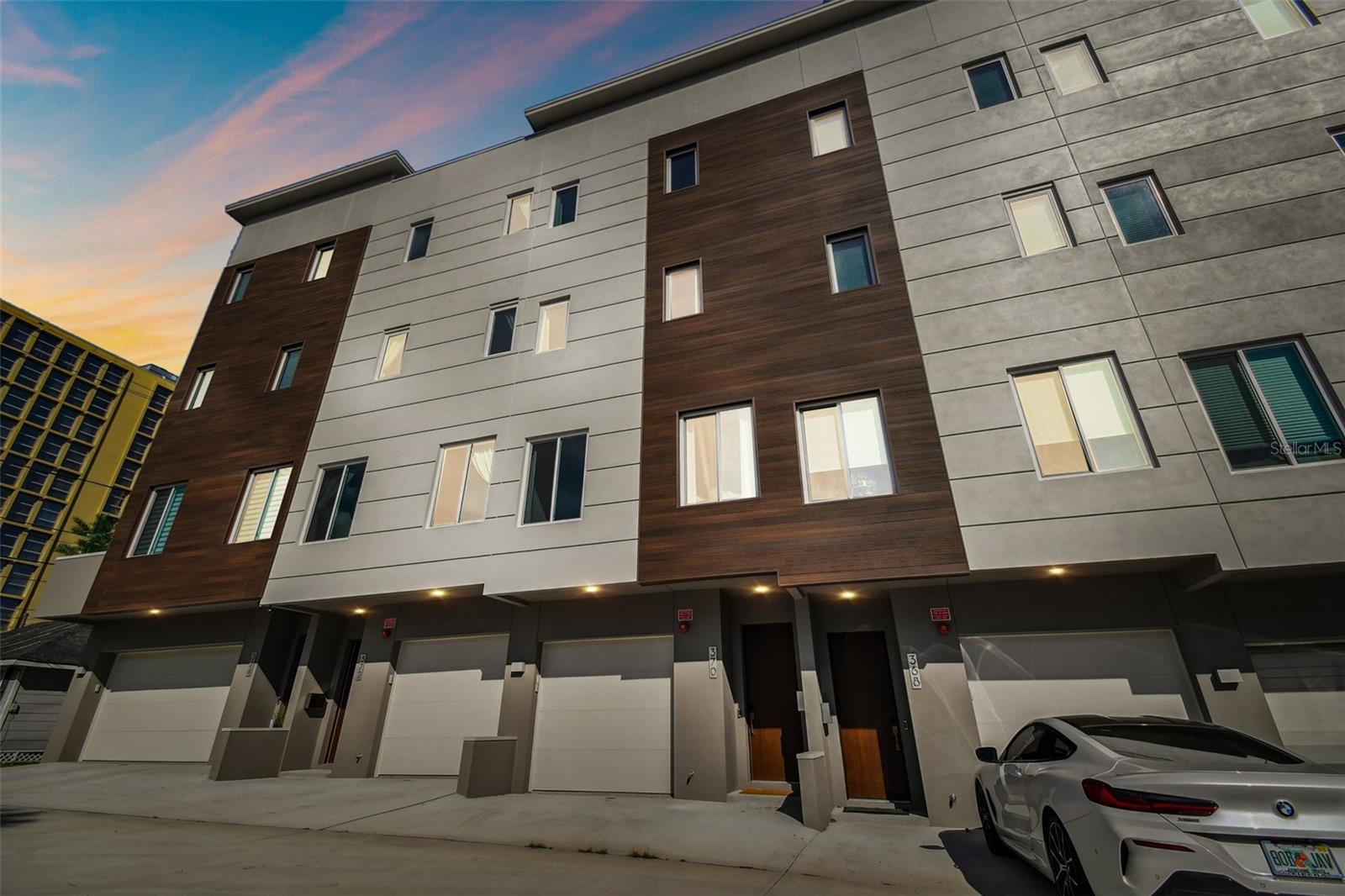 Image 3 of 31 For 370 6th Street S