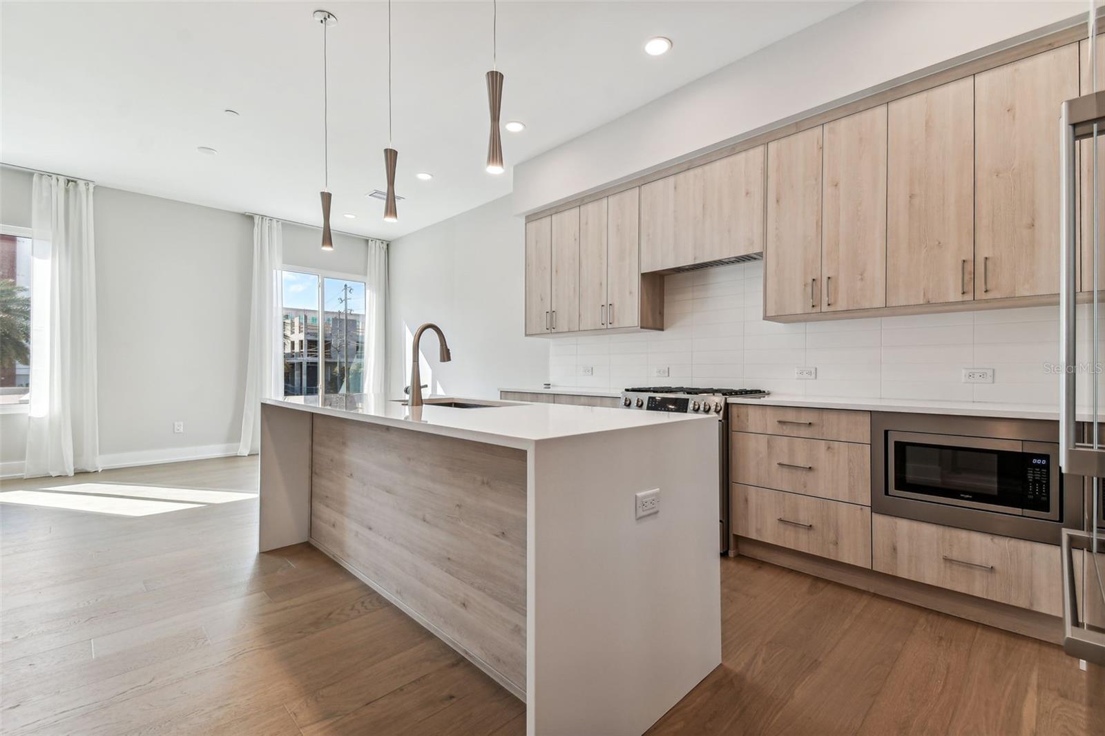 Image 5 of 31 For 370 6th Street S