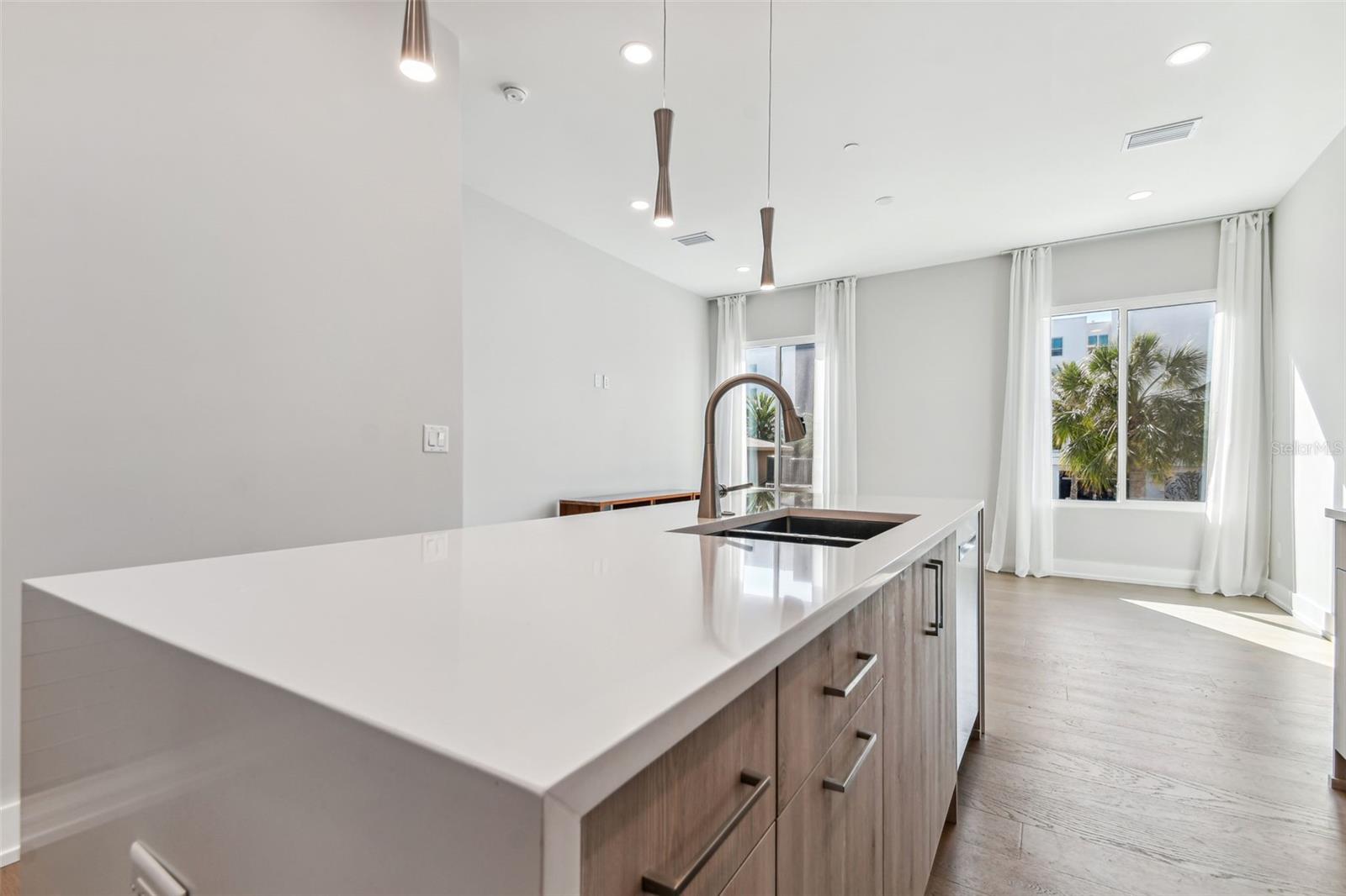 Image 8 of 31 For 370 6th Street S