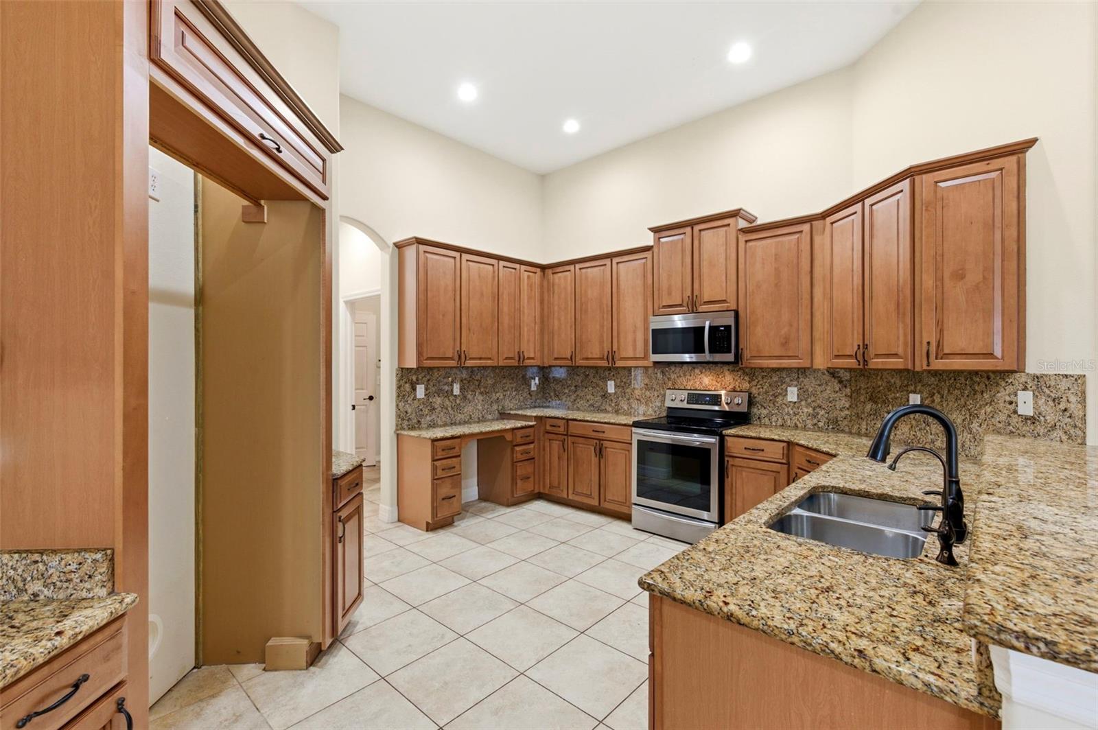 Image 37 of 95 For 20929 Siena Lake Road