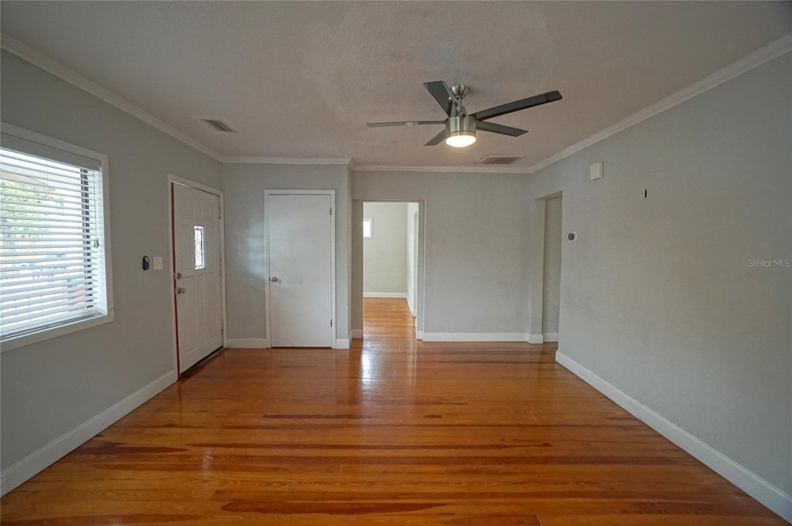 Listing photo id 4 for 916 25th Avenue