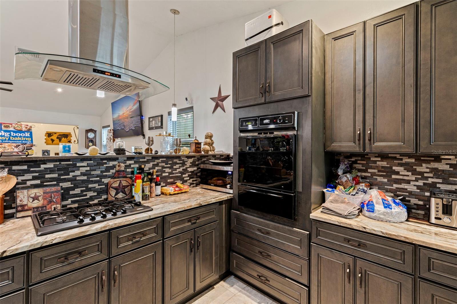 Image 13 of 42 For 649 16th Street Nw
