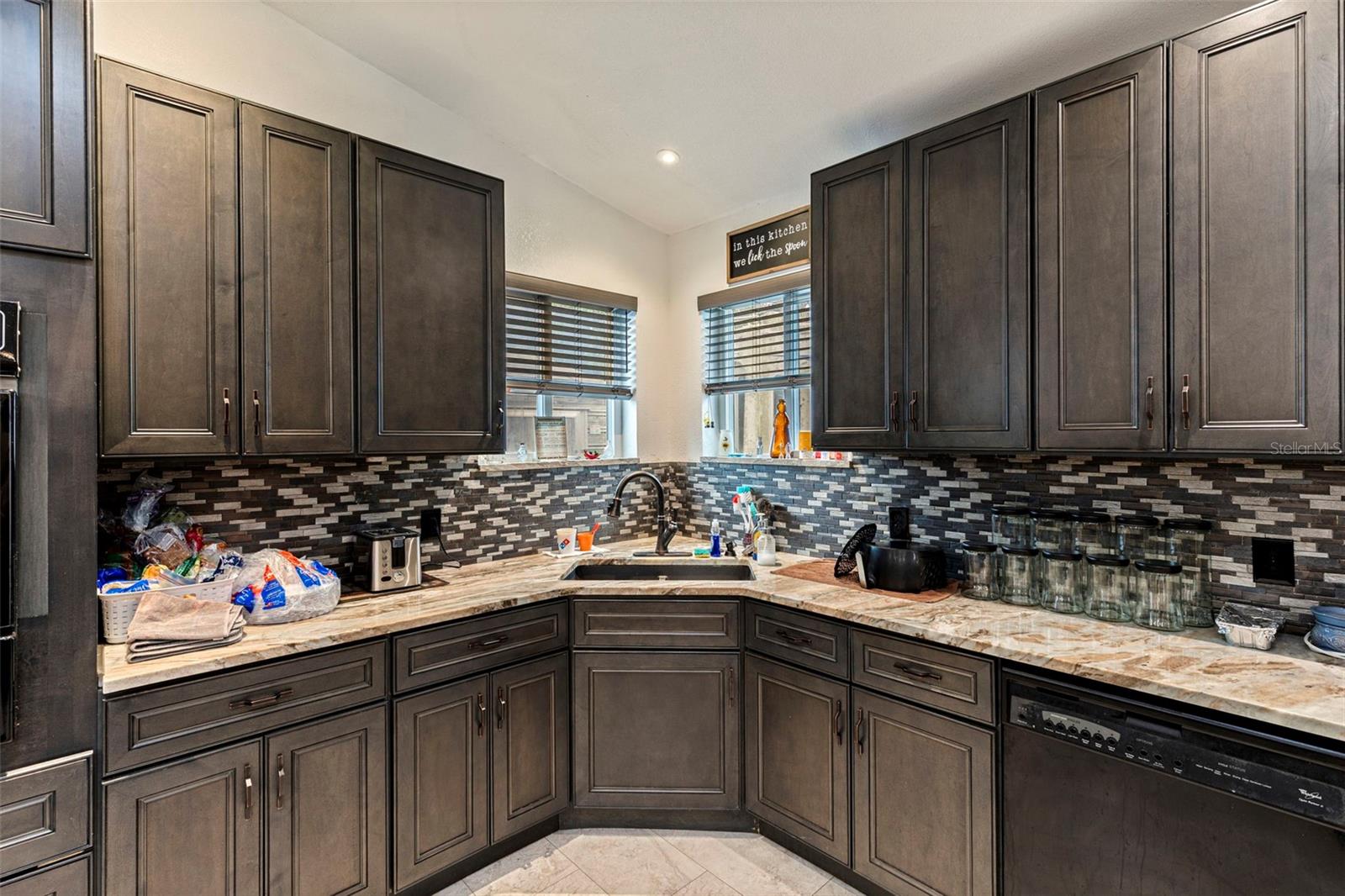 Image 14 of 42 For 649 16th Street Nw