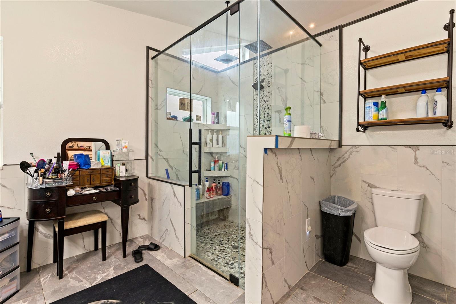 Image 19 of 42 For 649 16th Street Nw