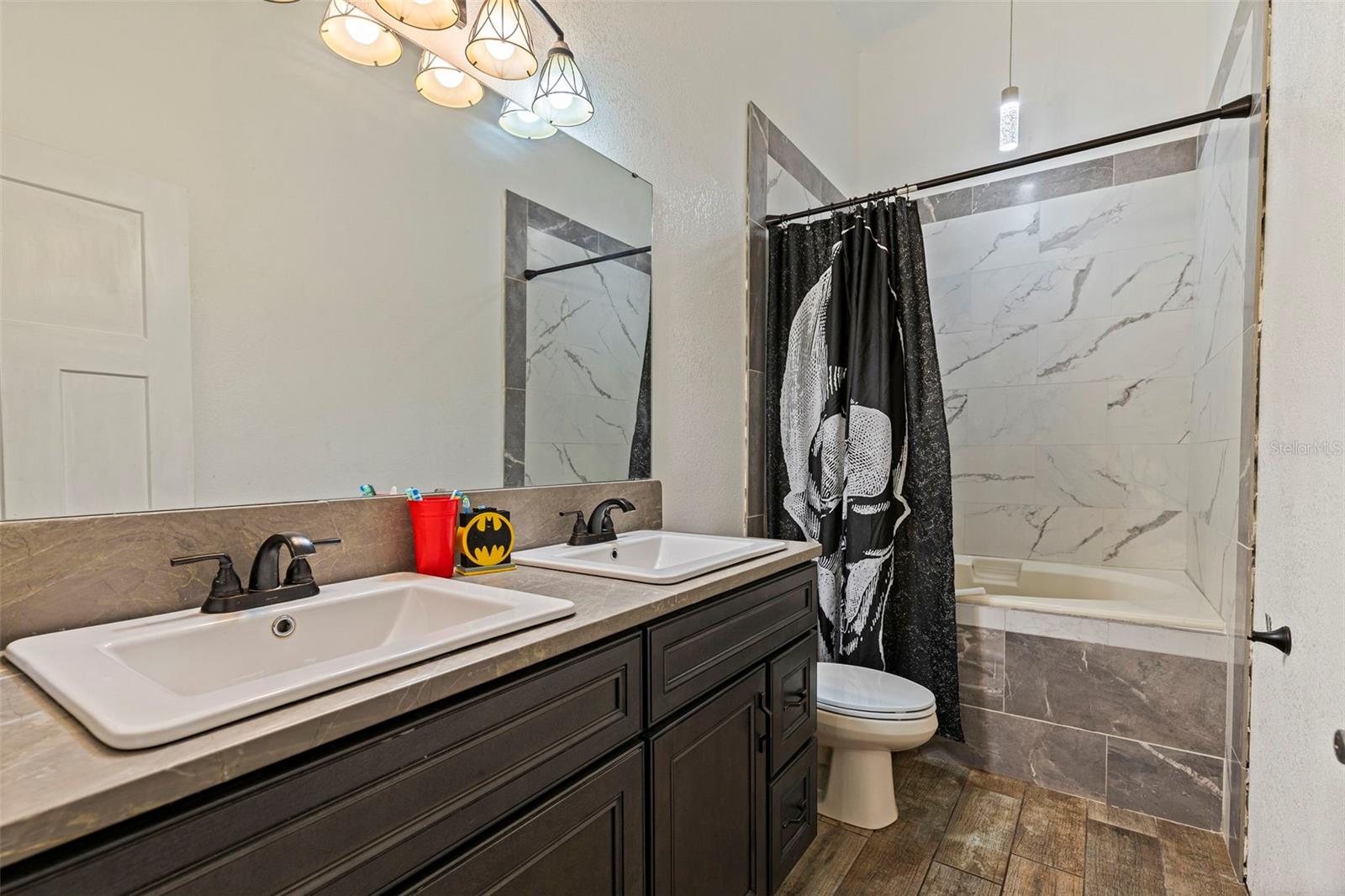 Image 23 of 42 For 649 16th Street Nw